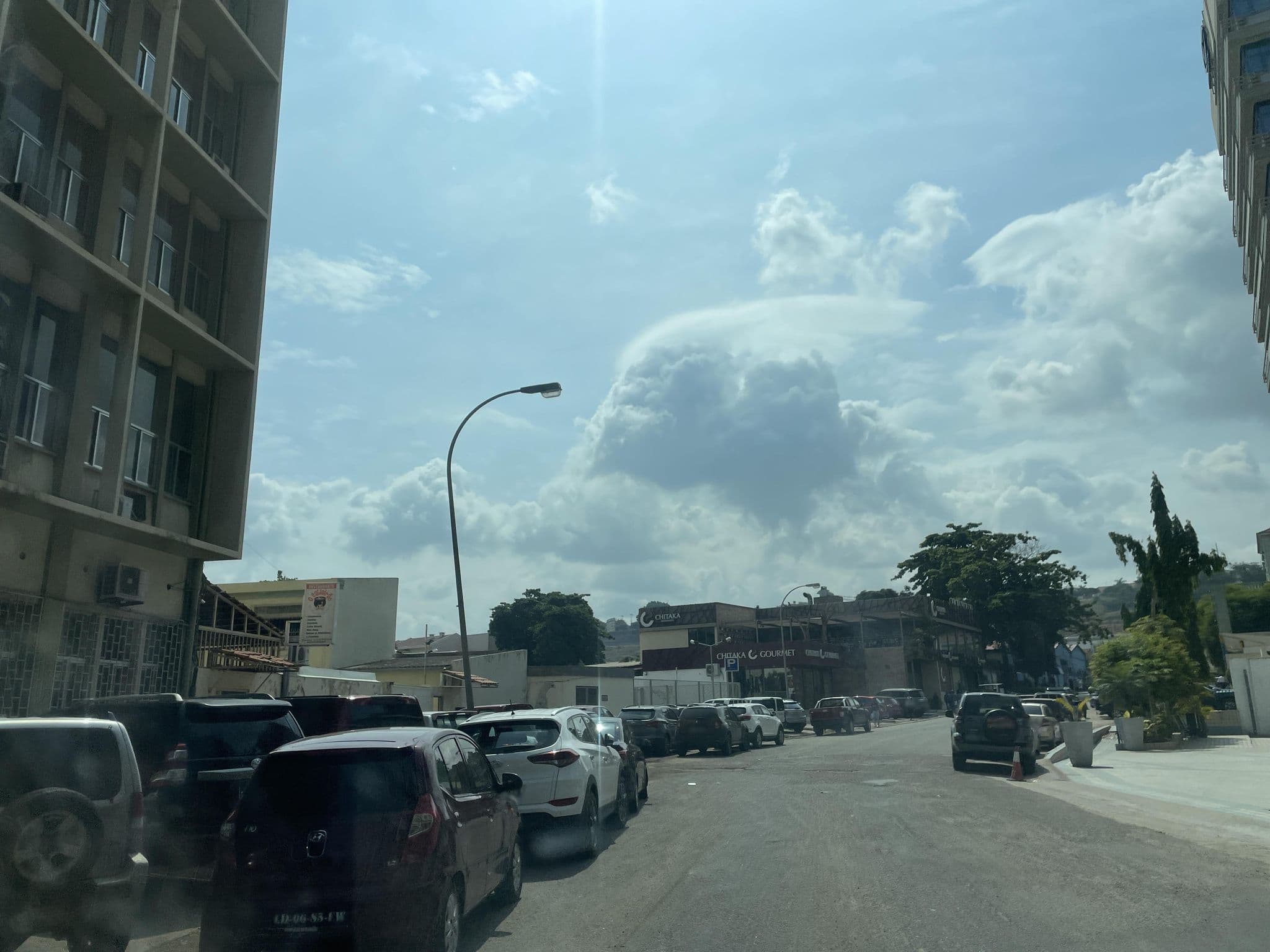 Street view near Hotel Diamante, Ingombota — © Manolo23 (CC BY-SA · Mapillary)