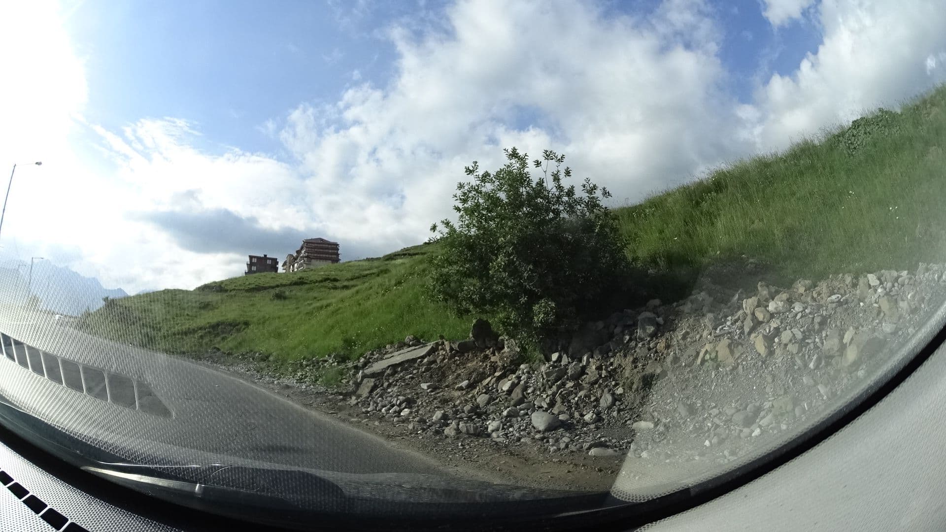 Street view near Gudauri Hills Residence, Gudauri — © sashazykov (CC BY-SA · Mapillary)