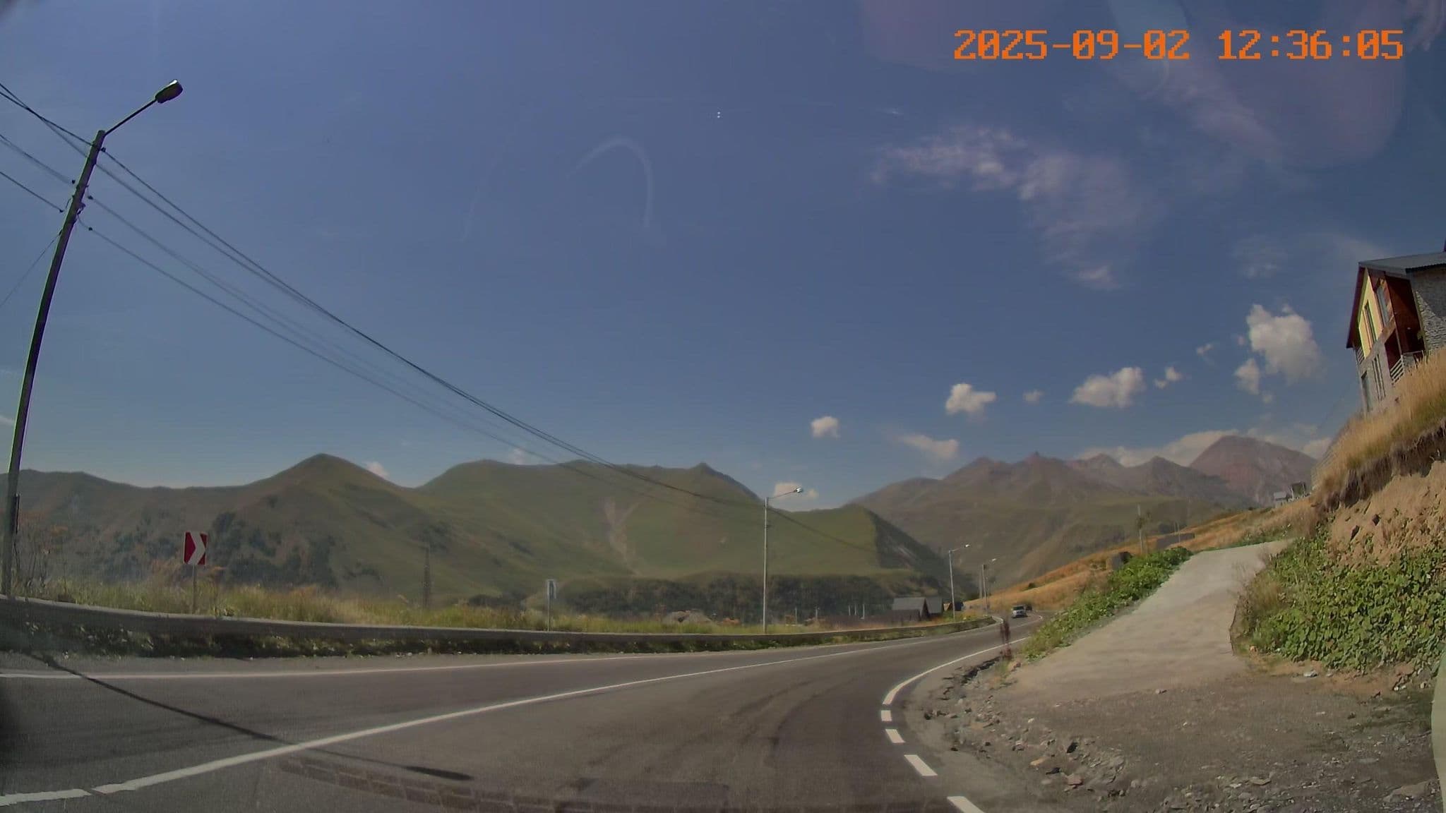 Street view near Dandelion Hotel Gudauri, Gudauri — © bdgwl (CC BY-SA · Mapillary)
