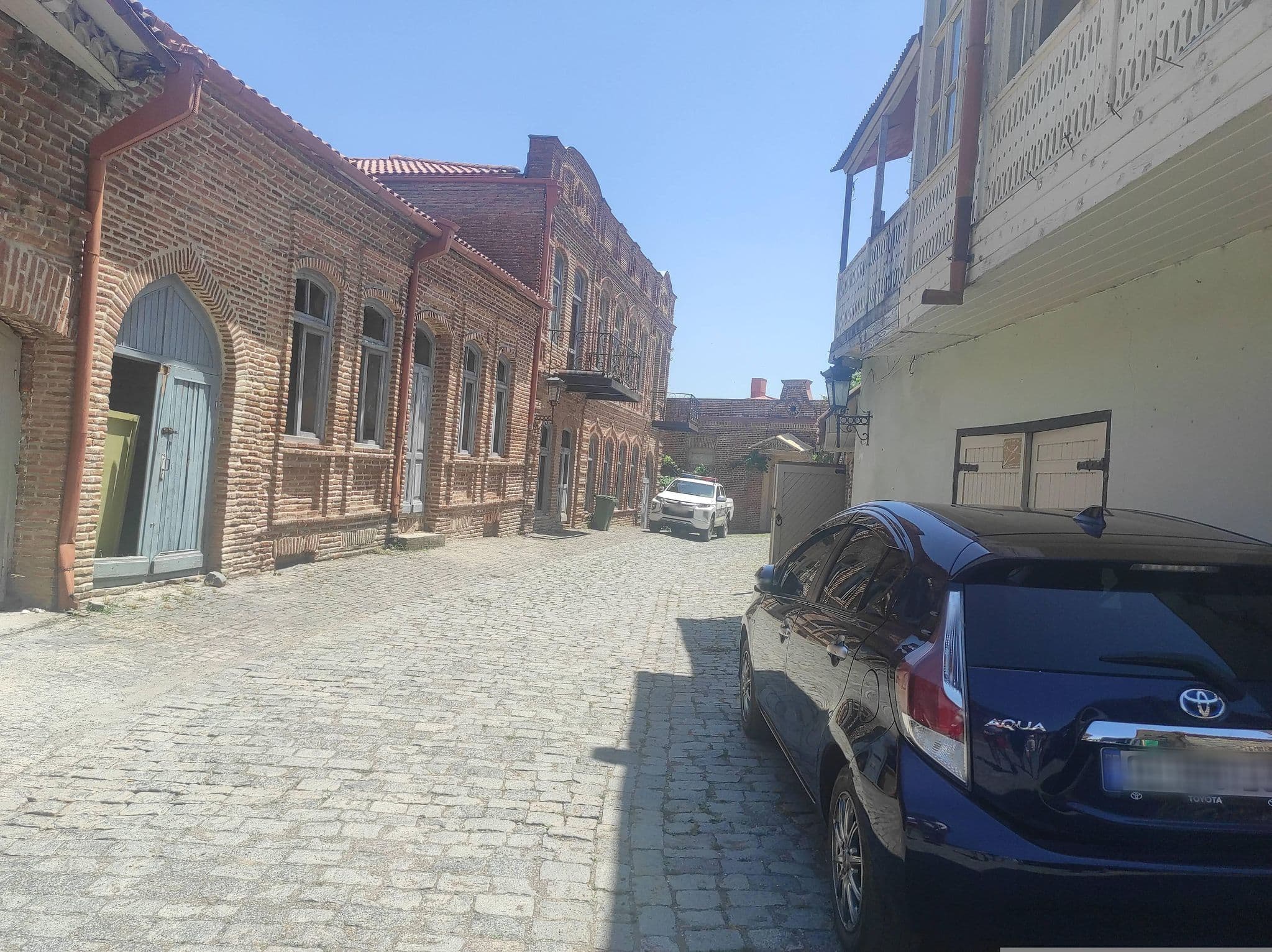 Street view near Cosy Rooms with View, Sighnaghi — © David_Osipov (CC BY-SA · Mapillary)