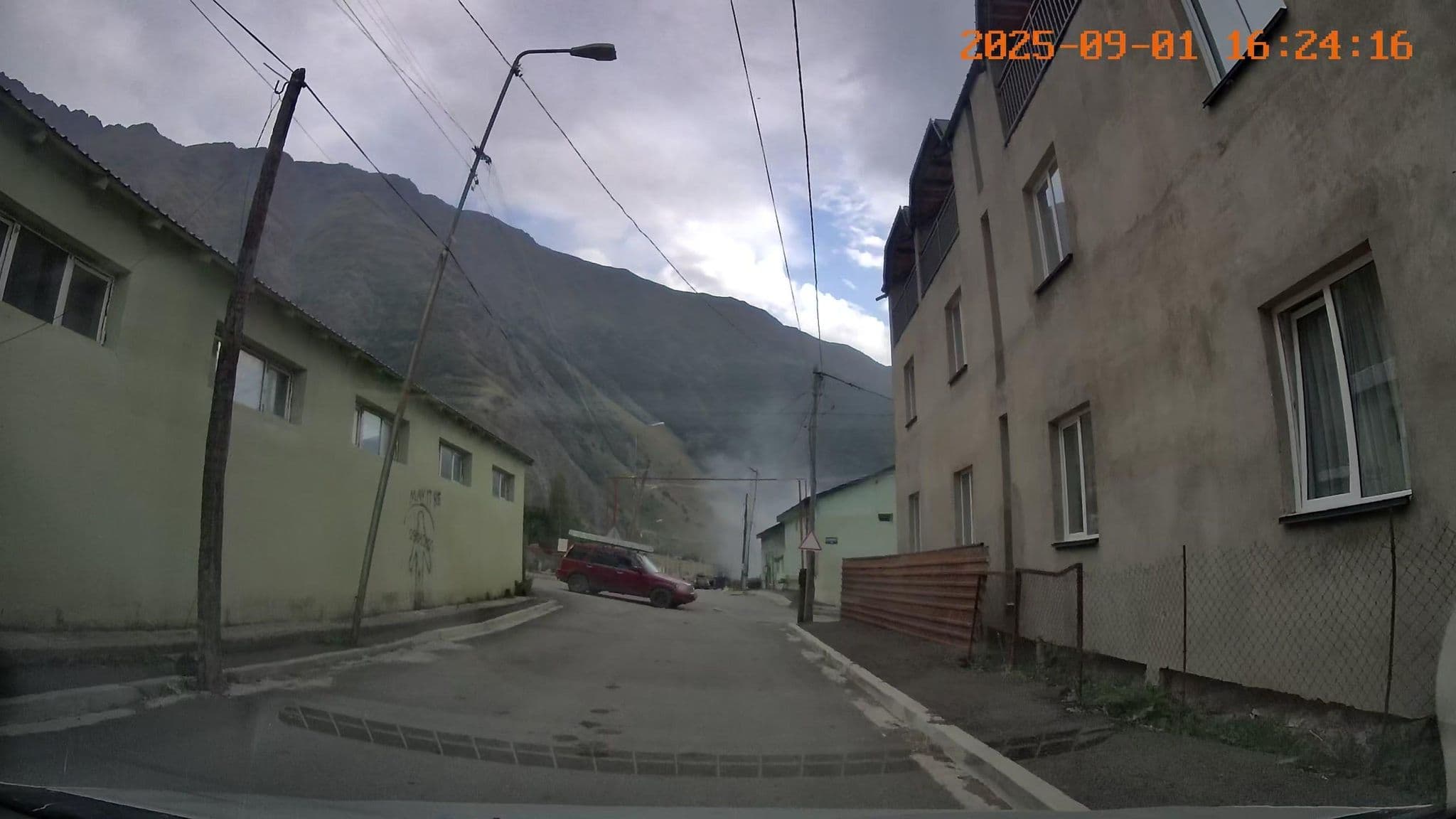 Street view near Planet Kazbegi, Stepantsminda — © bdgwl (CC BY-SA · Mapillary)