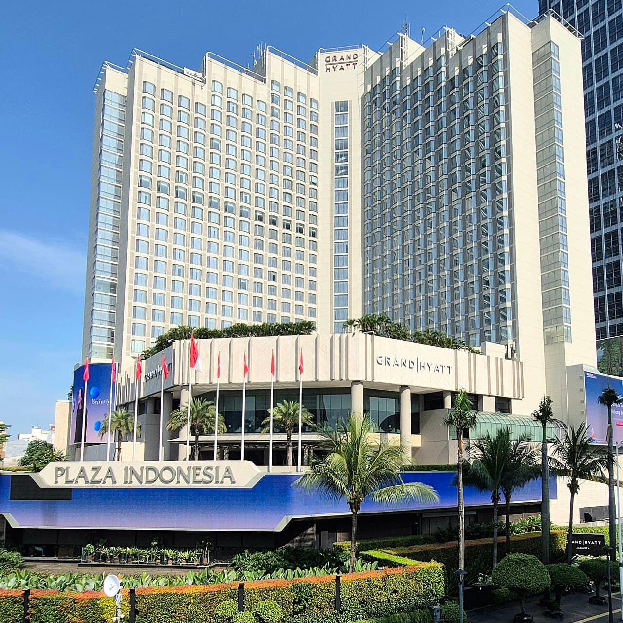 Grand Hyatt Jakarta — photo: Medelam, CC BY 4.0, via Wikimedia Commons