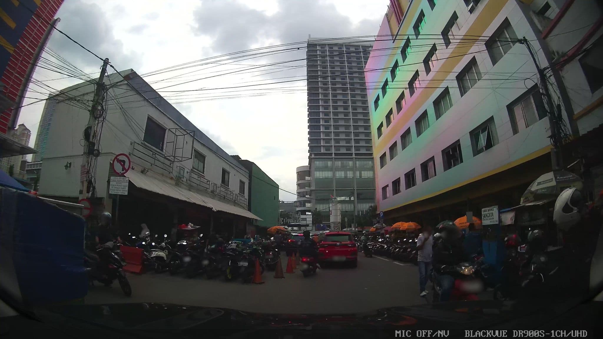 Street view near Fave Hotel LTC Glodok Jakarta, Jakarta