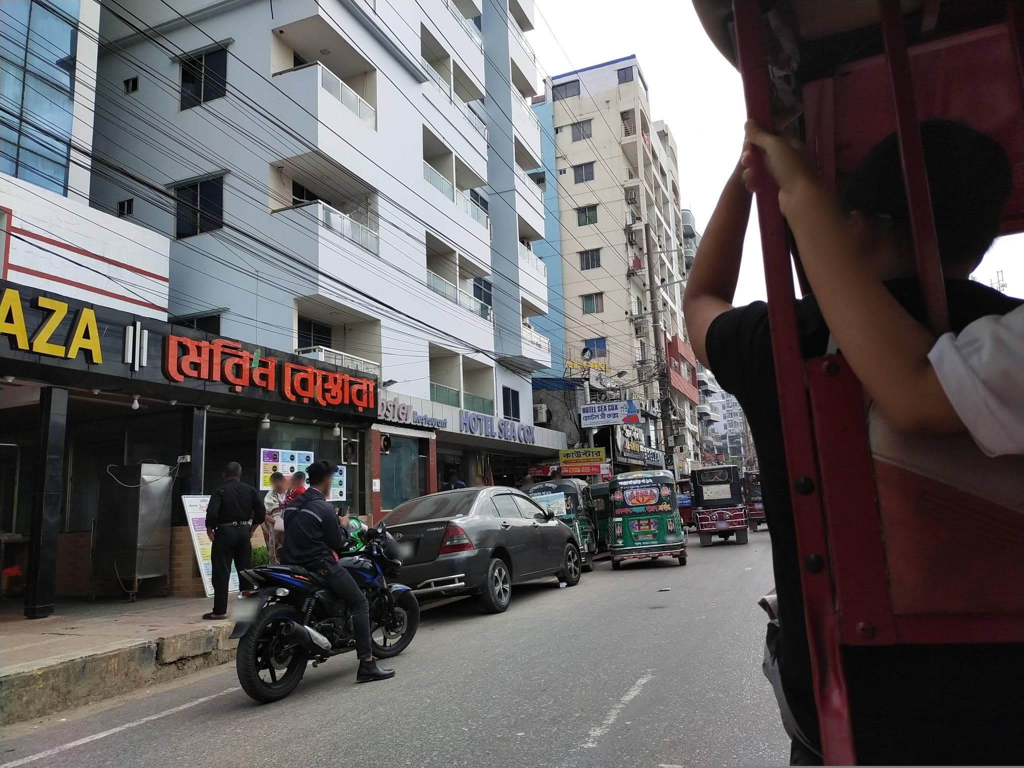 Street view near Hotel Coxs Hilton, Cox’s Bāzār — © tayefbarikoi (CC BY-SA · Mapillary)