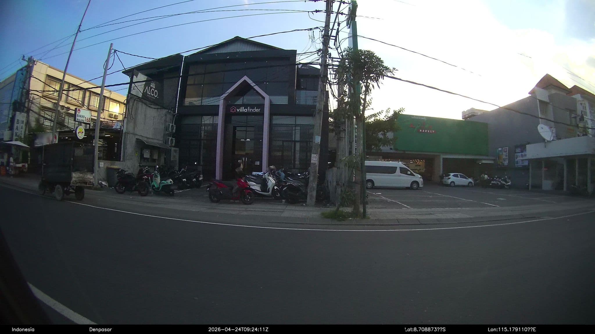 Street view near Gosyen Hotel Bali, Legian
