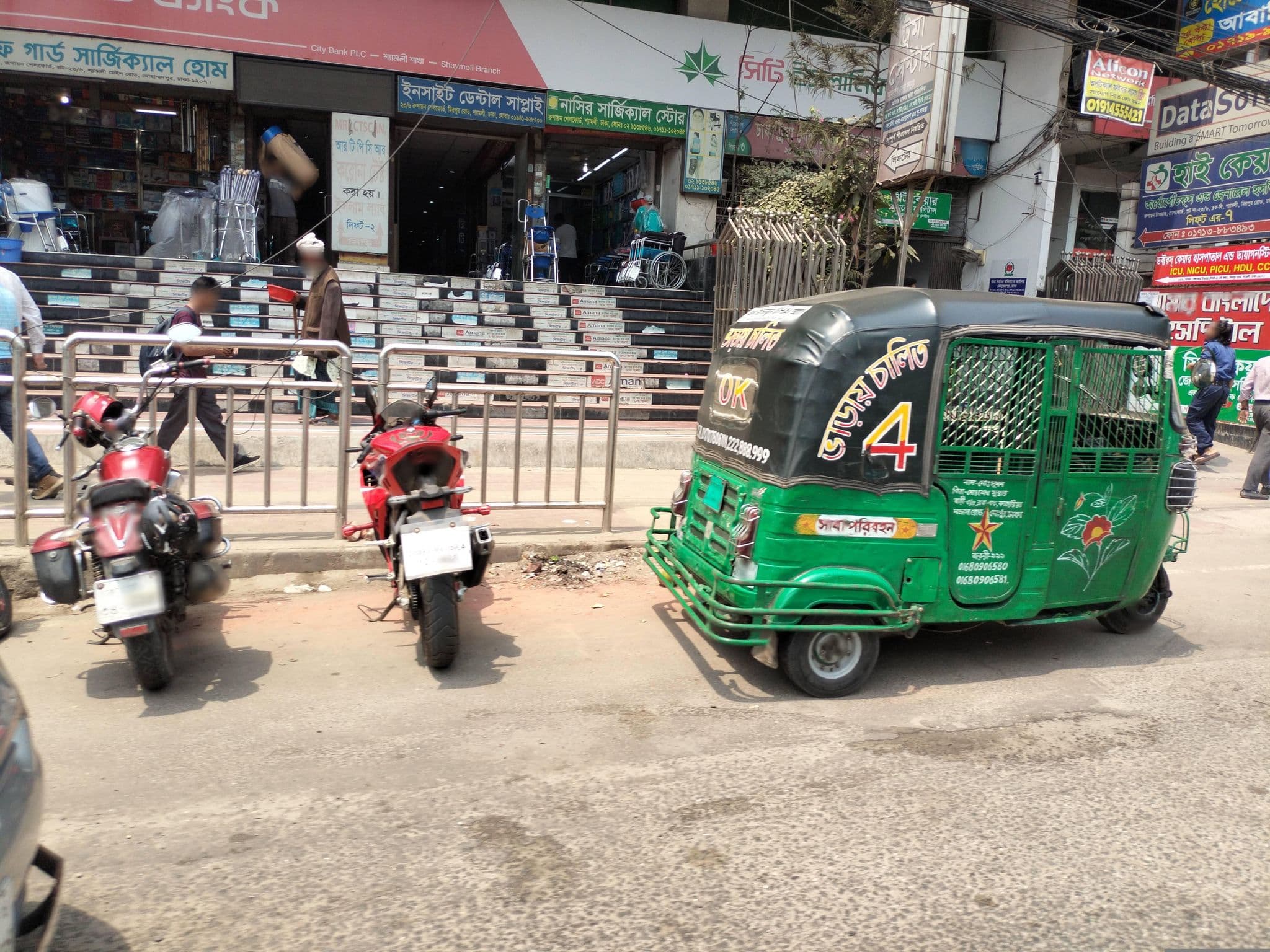 Street view near Hotel Sikder-2 ( হোটেল সিকদার-২ ), Kafrul — © sajjat (CC BY-SA · Mapillary)