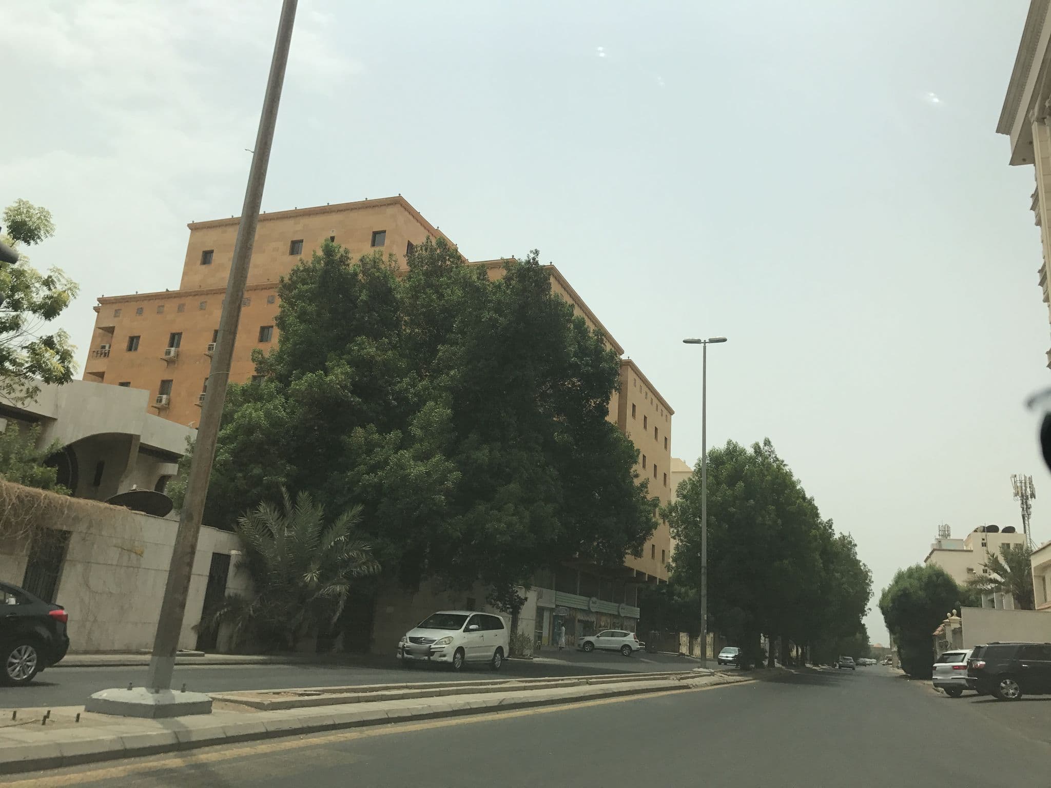 Street view near Refal Homes, بيوت رفال, Jeddah — © hisham95 (CC BY-SA · Mapillary)