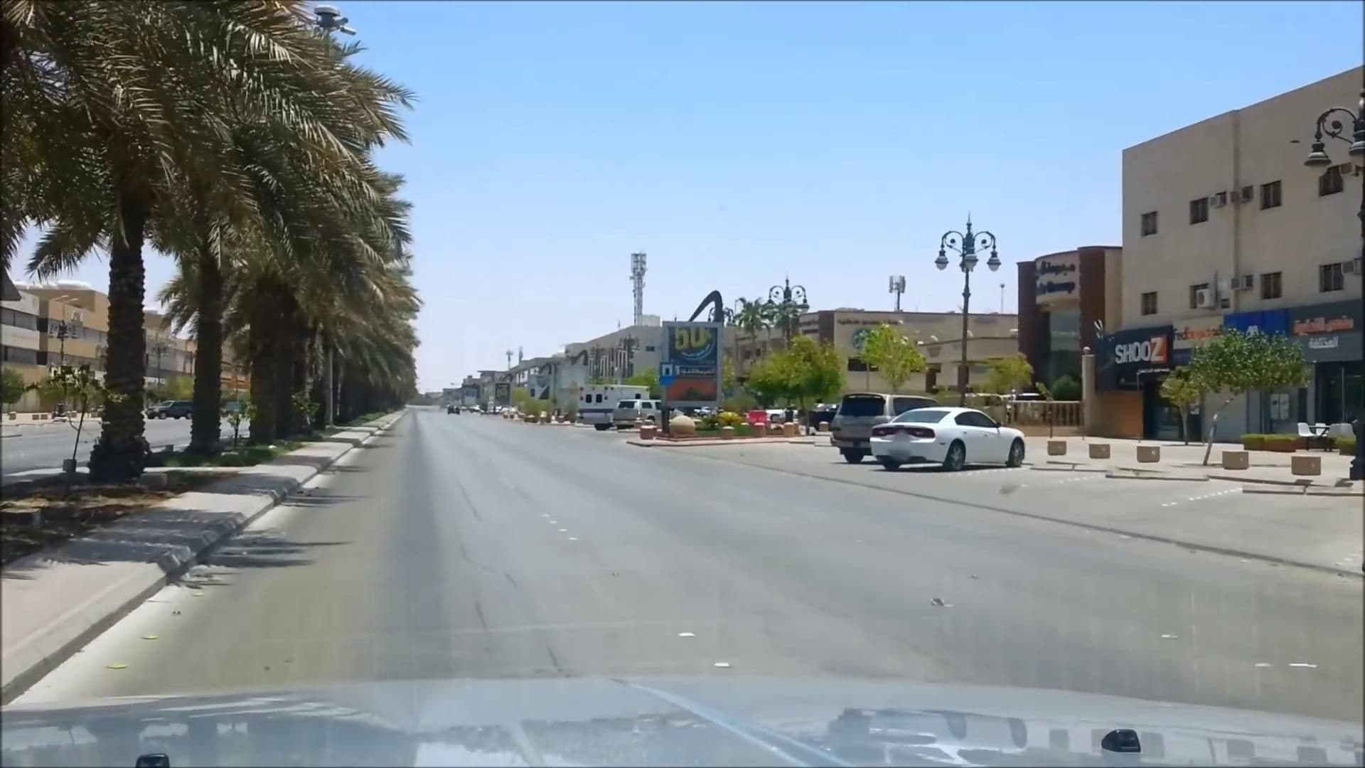 Street view near 7Crown Tahliah Hotel - فندق سفن كراون, Riyadh — © cut (CC BY-SA · Mapillary)