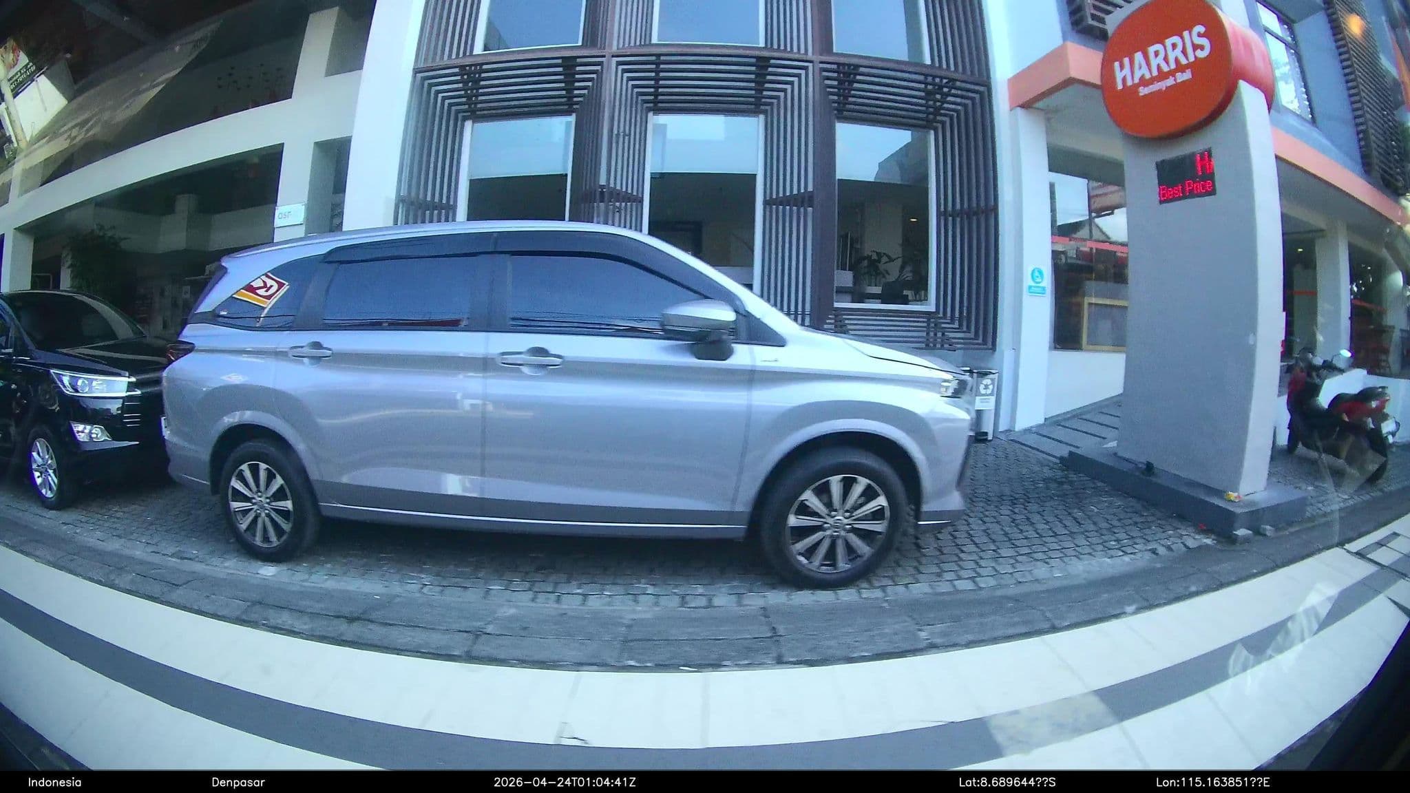 Street view near Harris Hotel Seminyak - Bali, Legian