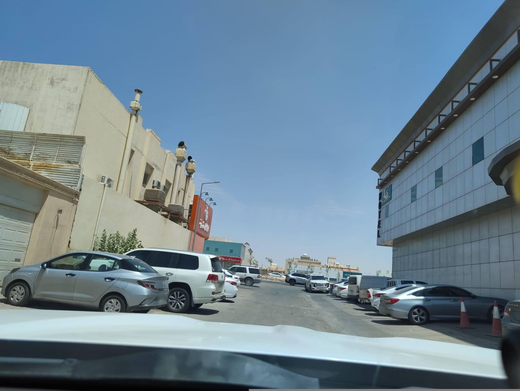 Street view near ال متعب سويتس اليرموك 2, Riyadh — © omarnewdrive (CC BY-SA · Mapillary)