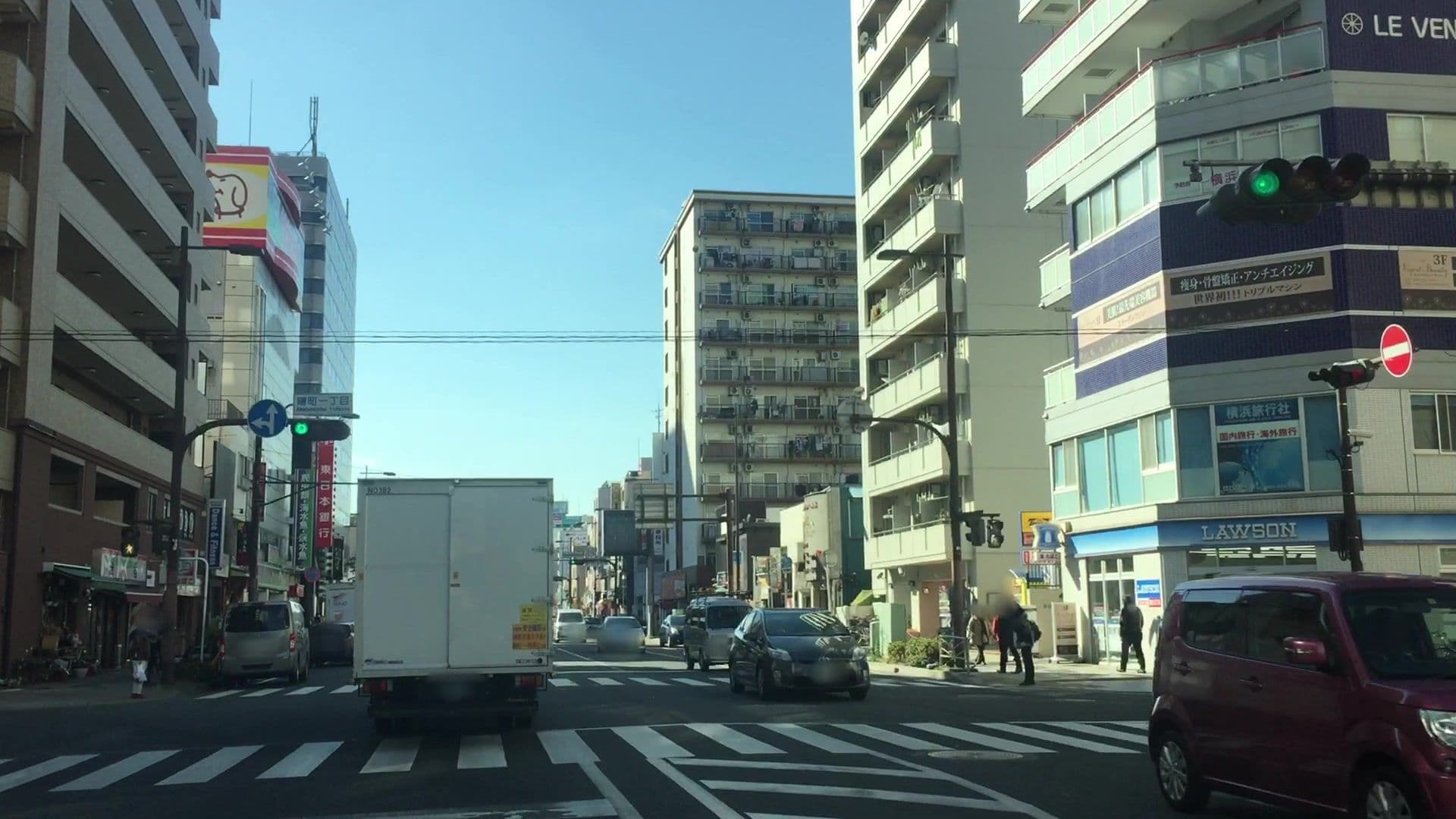 Street view near Tokyo 365 Hotel 横浜店, Yokohama — © lvl5 (CC BY-SA · Mapillary)