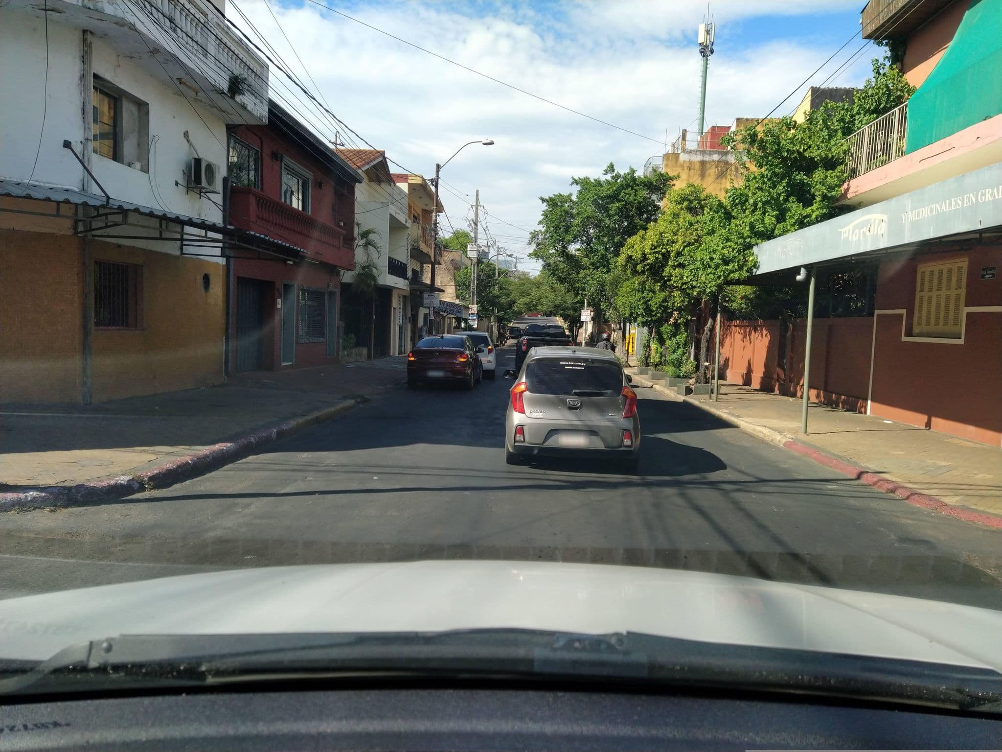 Street view near Hospedaje Hostal Quintana, Asunción — © jjorrge (CC BY-SA · Mapillary)
