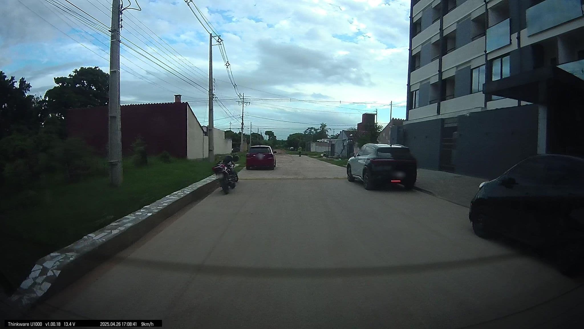 Street view near Hotel Ramada - Paraguay, Mariano Roque Alonso — © ancho85 (CC BY-SA · Mapillary)