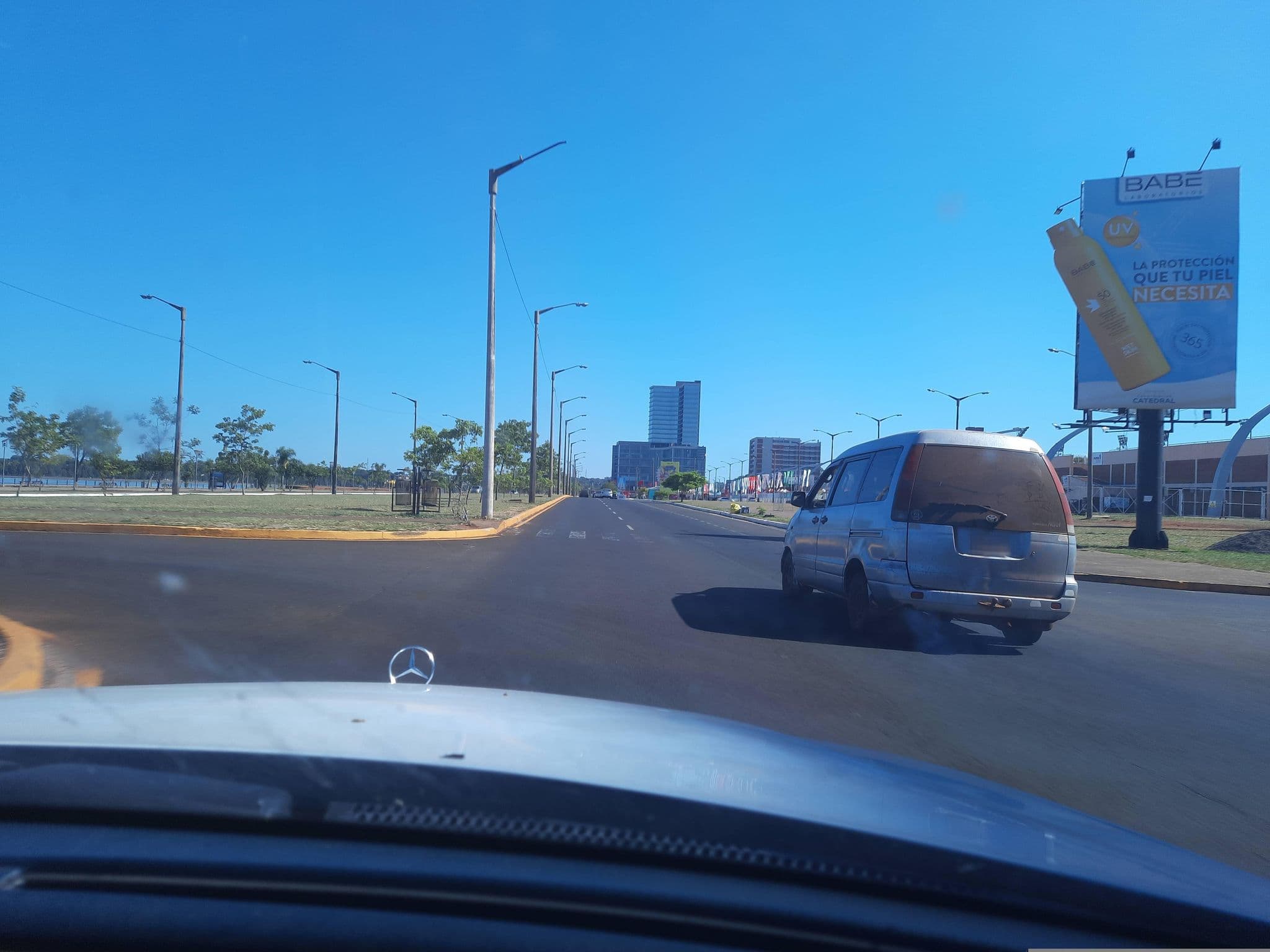 Street view near Nobleza Apart Hotel, Encarnación — © Ambernal (CC BY-SA · Mapillary)