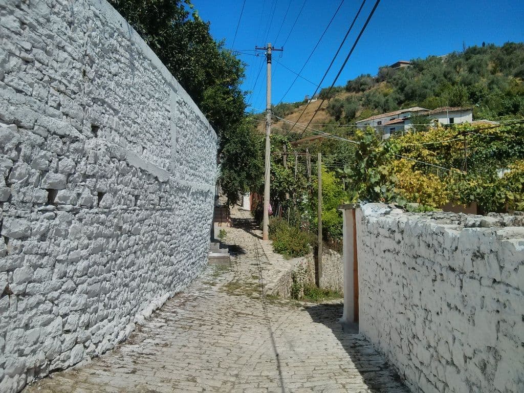 Street view near Xhulio Castle Walk Guesthouse, Berat, Berat — © janvanbekkum (CC BY-SA · Mapillary)