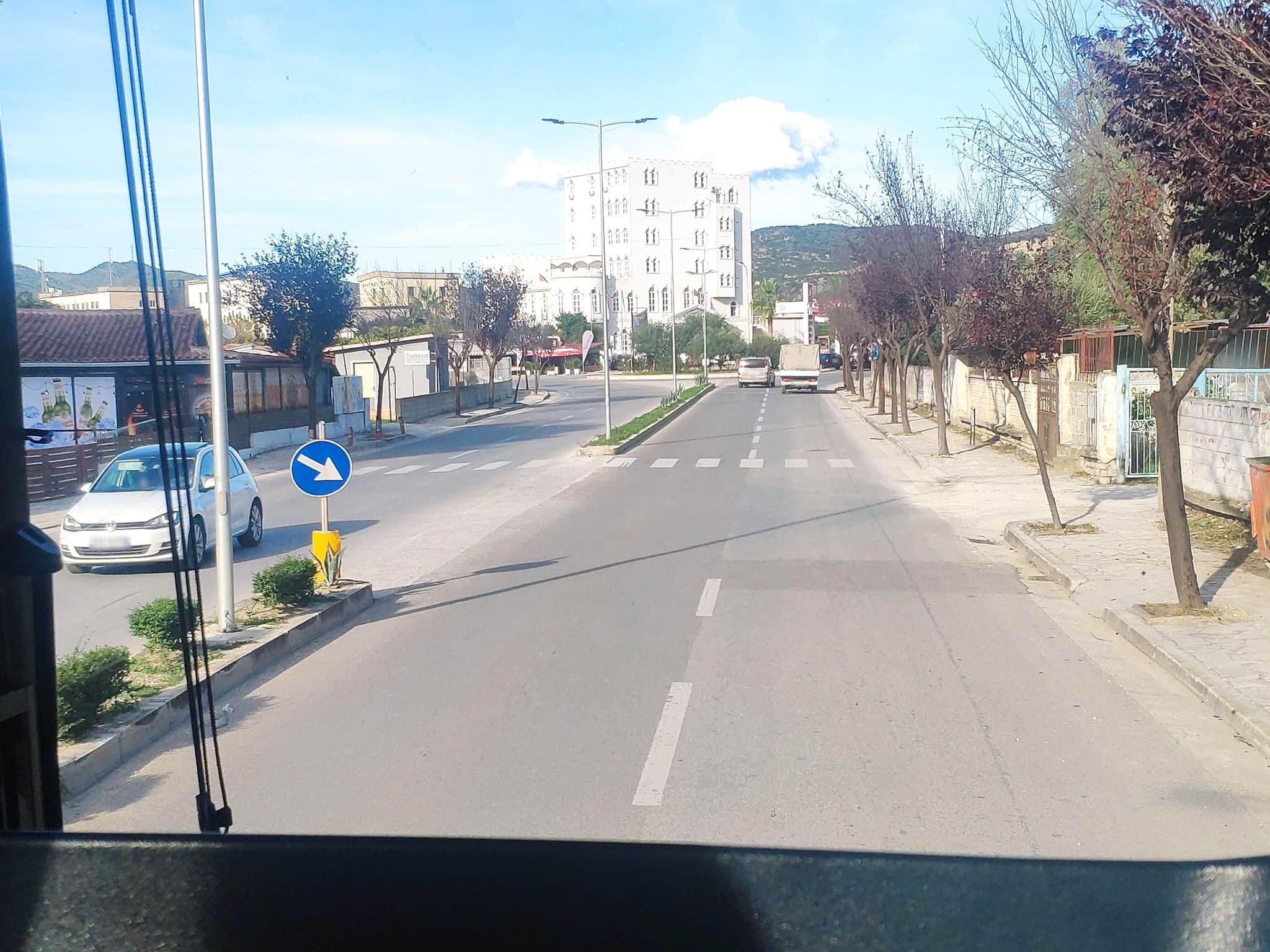 Street view near Hub 1001 Berat Hostel, Berat — © soepzi (CC BY-SA · Mapillary)