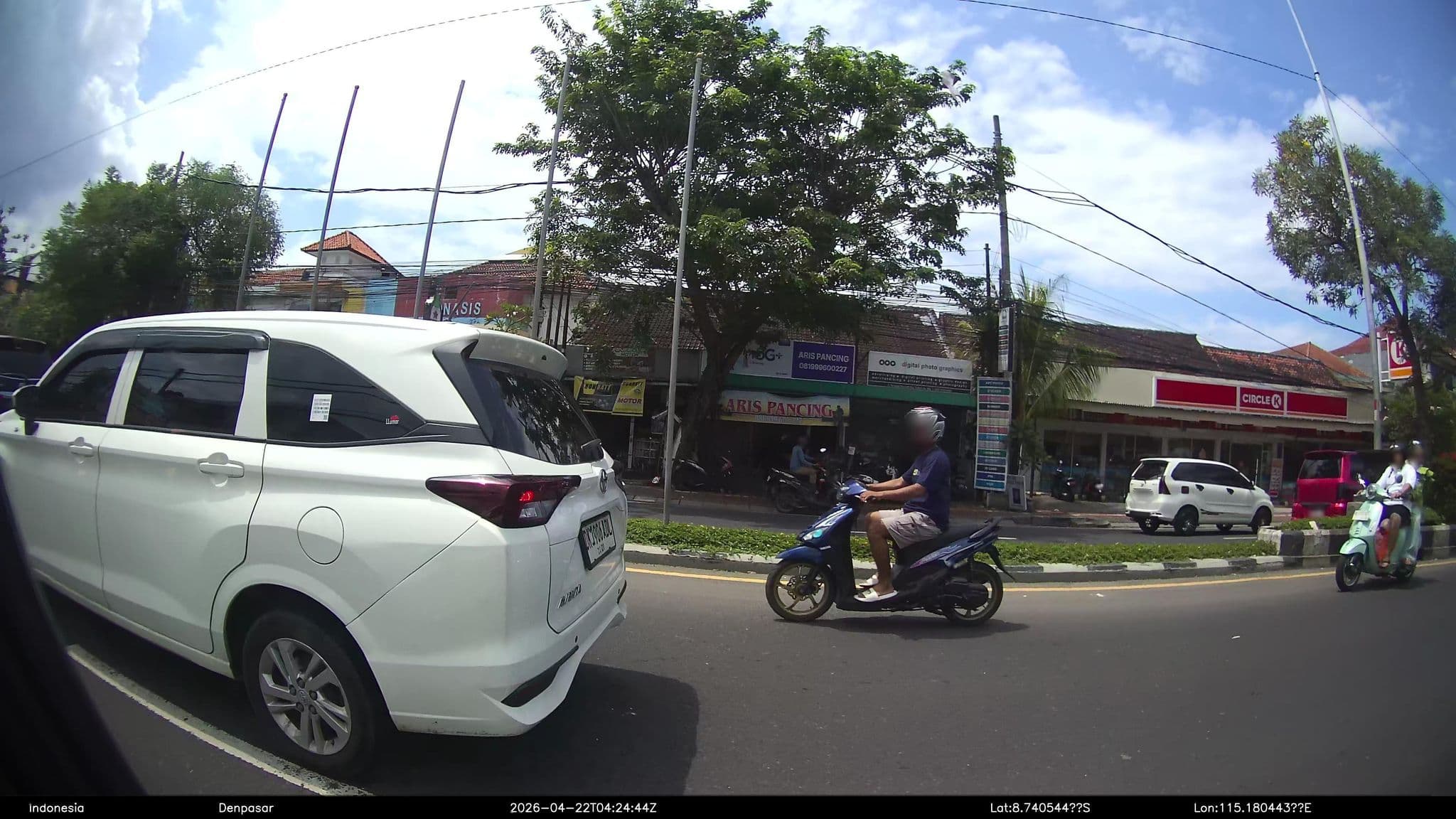 Street view near Onasis Bed, Resting And Spa, Kuta — © Kaart---RIGHT (CC BY-SA · Mapillary)