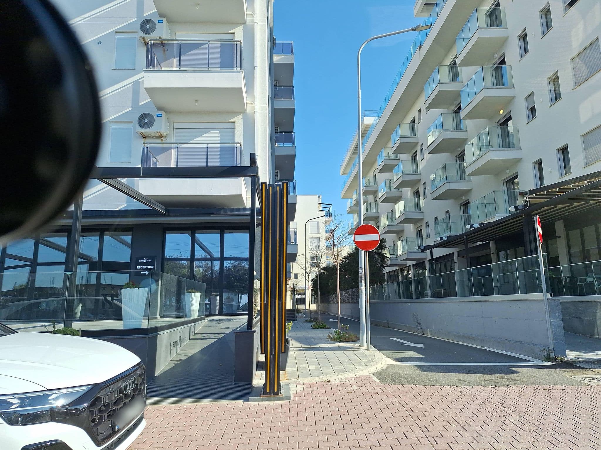 Street view near Hotel Triumf Shëngjin, Shëngjin — © denisju_osm (CC BY-SA · Mapillary)