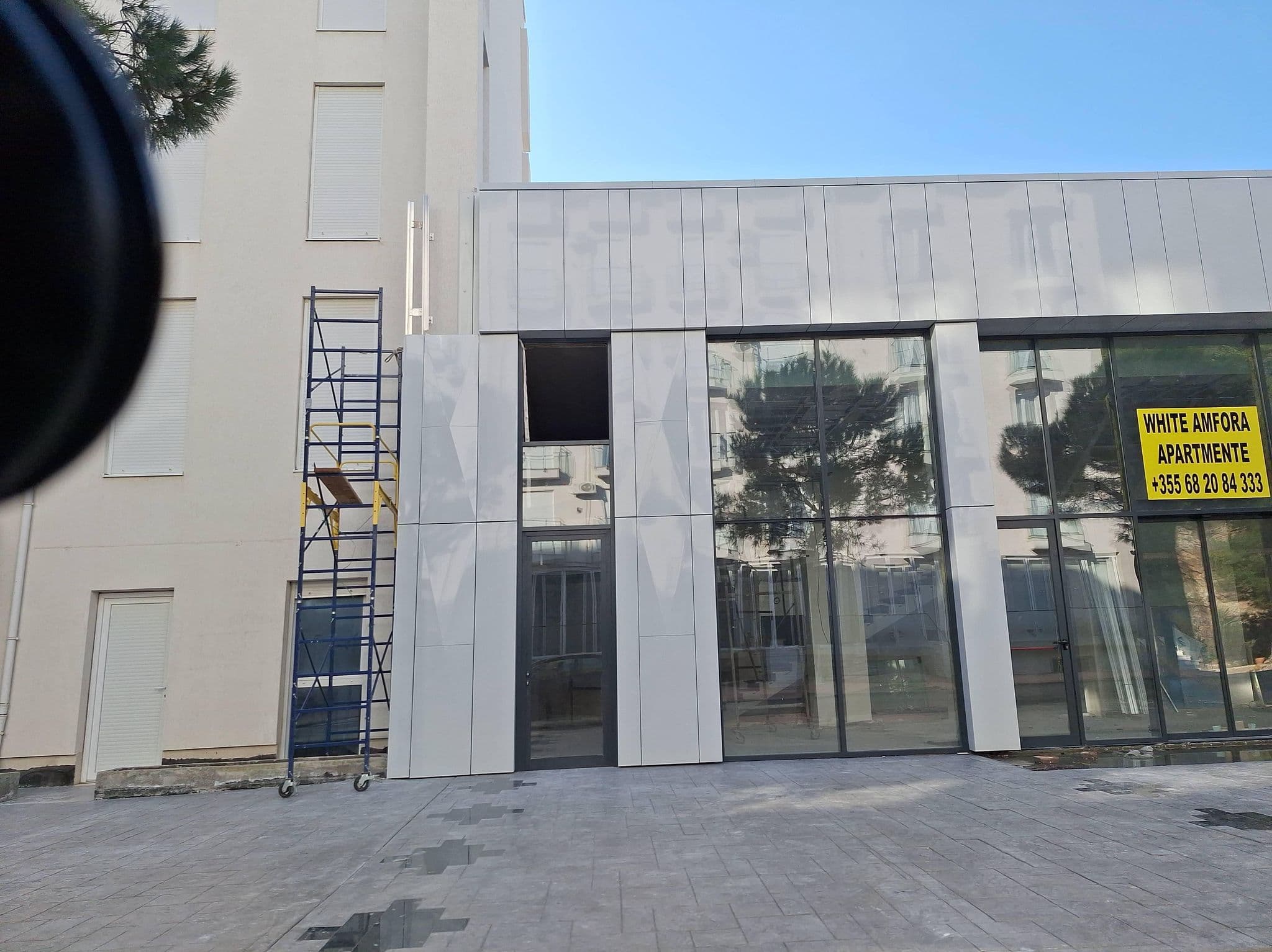 Street view near White Amfora Hotel, Shëngjin — © denisju_osm (CC BY-SA · Mapillary)