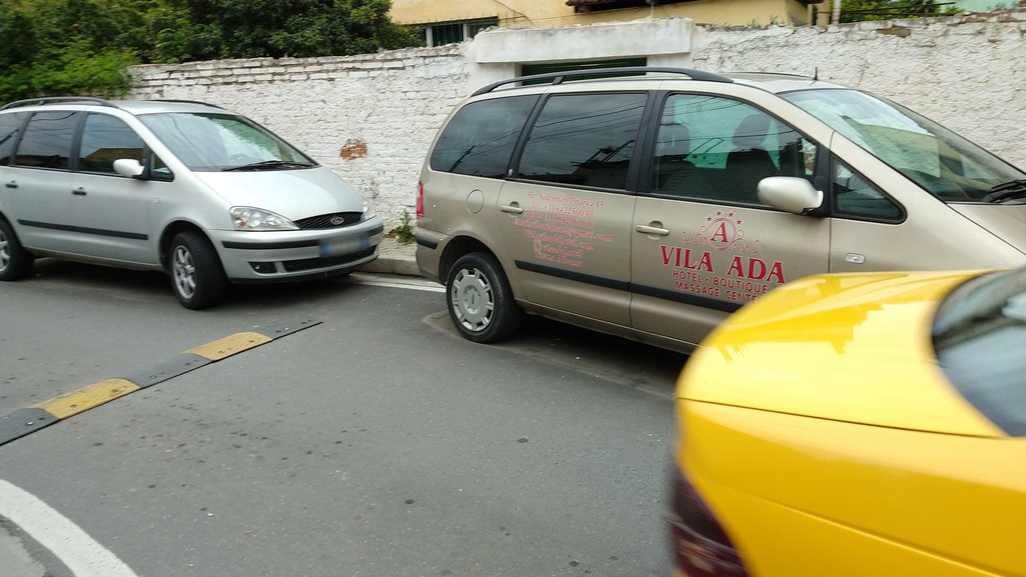 Street view near Lemon Breeze Hostel, Tirana — © polyglot (CC BY-SA · Mapillary)