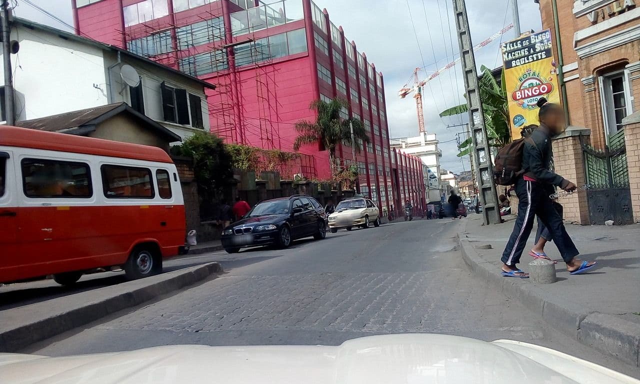 Street view near Valiha Hotel Antananarivo Antanimena, Antananarivo — © eric_s (CC BY-SA · Mapillary)