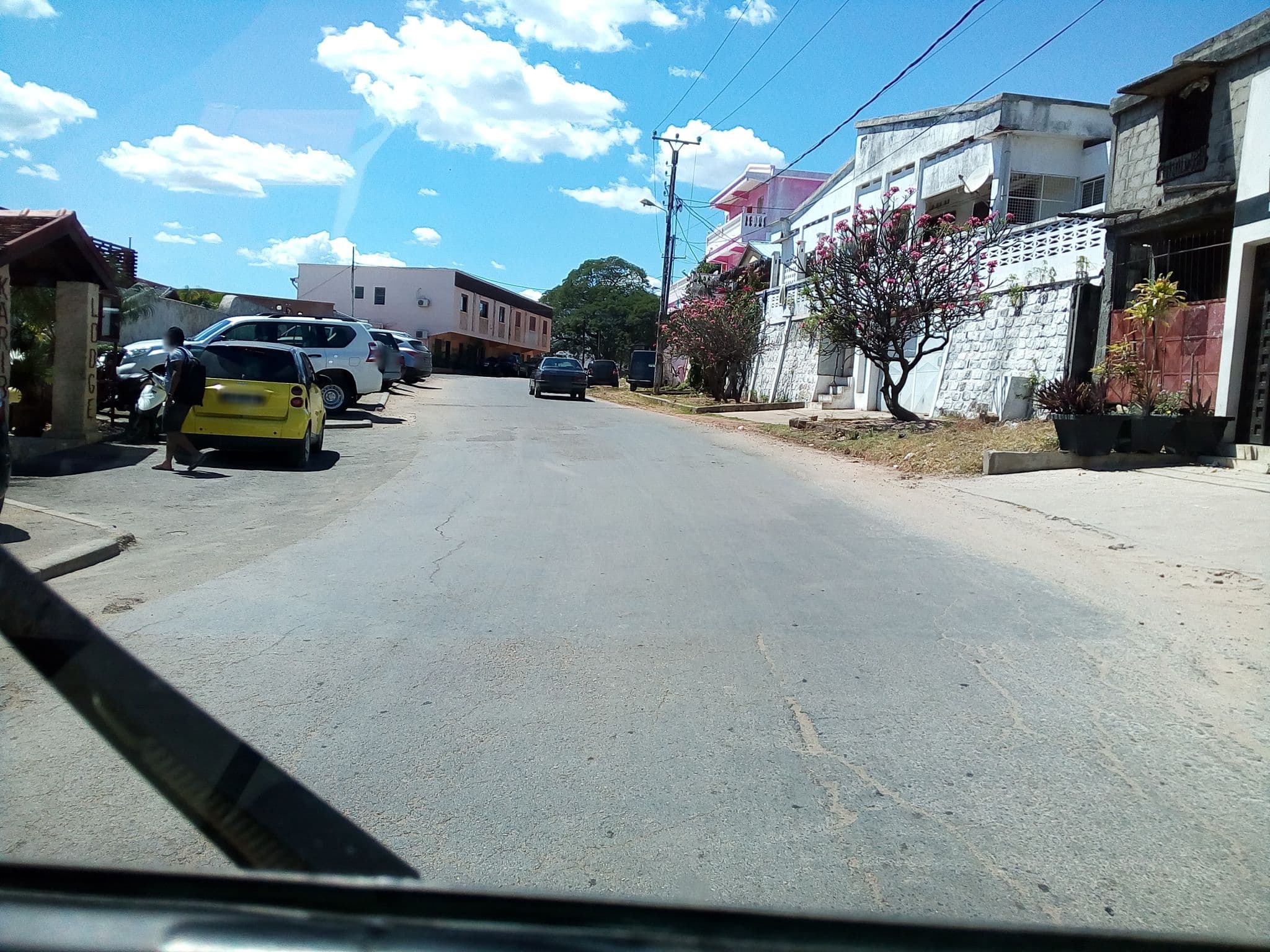 Street view near Karibu Lodge, Mahajanga — © eric_s (CC BY-SA · Mapillary)