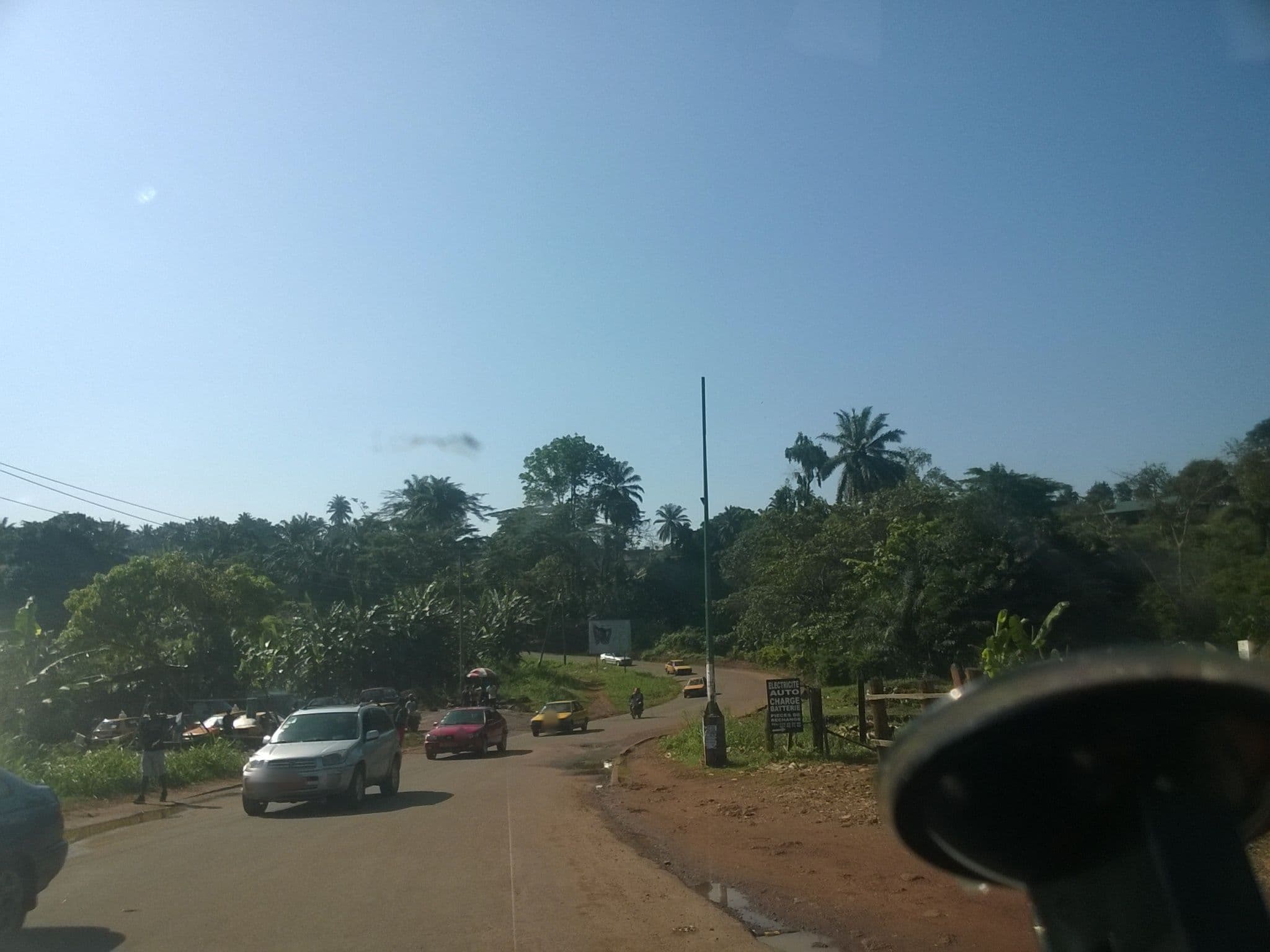 Street view near Parfait hôtel, Yaoundé — © seraphin_a (CC BY-SA · Mapillary)