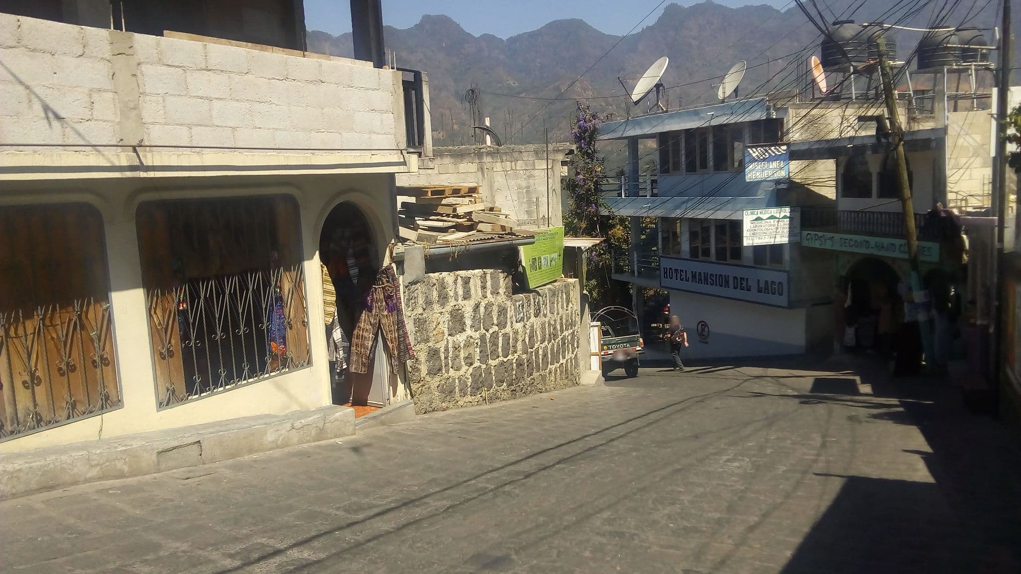 Street view near Familia González, San Pedro La Laguna — © guatemalaerrrrr (CC BY-SA · Mapillary)