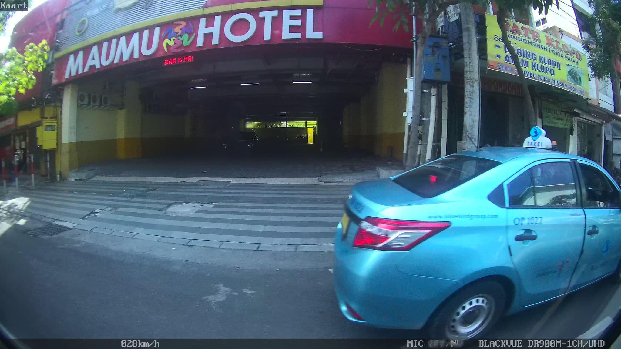 Street view near Maumu Hotel and Lounge, Surabaya