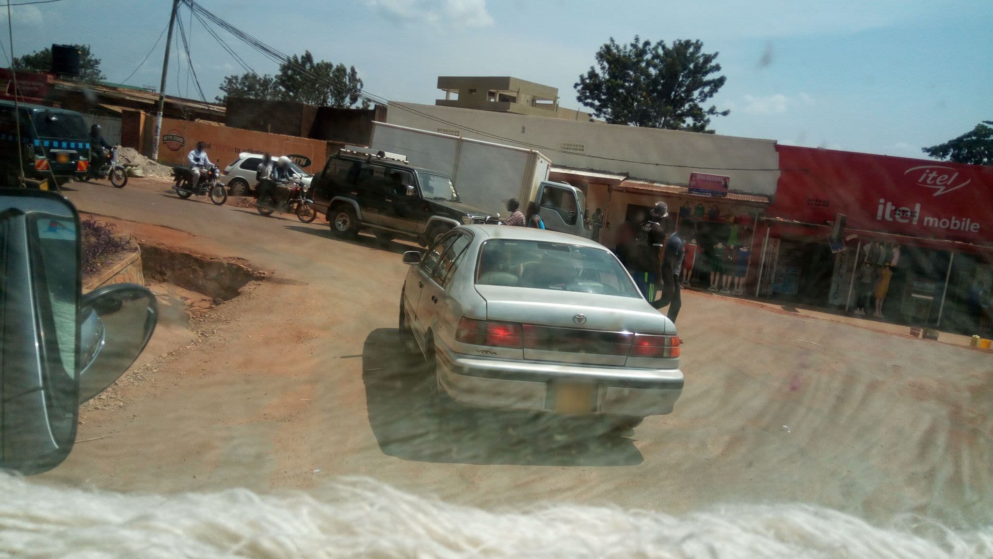 Street view near Bureau Students Hostel, Mukono — © kimdave (CC BY-SA · Mapillary)