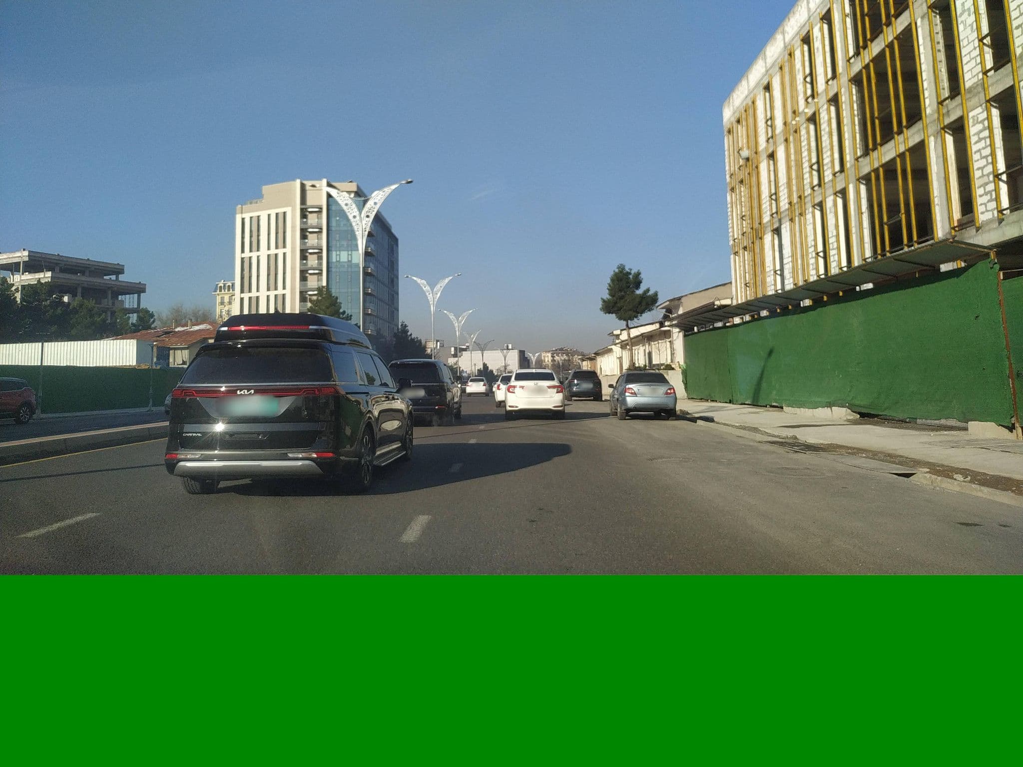 Street view near Horizon Hotel, Yunusobod — © sirojiddin520 (CC BY-SA · Mapillary)