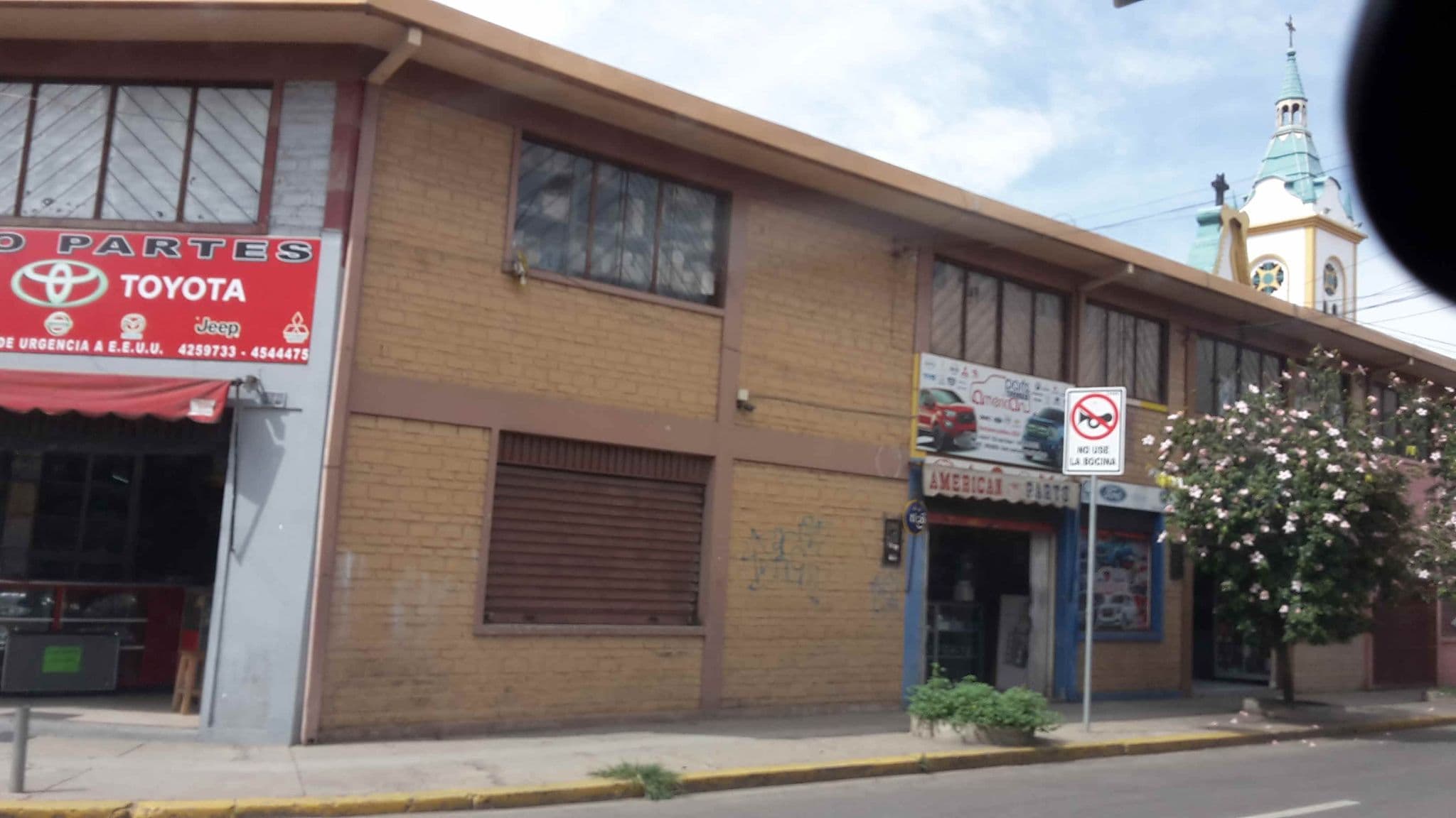 Street view near ARMENIA HOTEL 3 ESTRELLAS, Cochabamba — © jjiglesias (CC BY-SA · Mapillary)