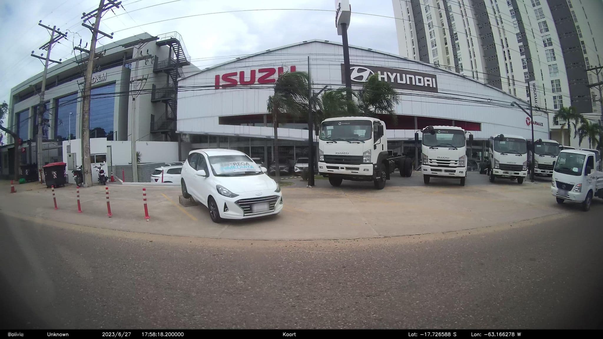 Street view near Atlantis apartaments, by Amaca., Santa Cruz de la Sierra — © kaart_2 (CC BY-SA · Mapillary)