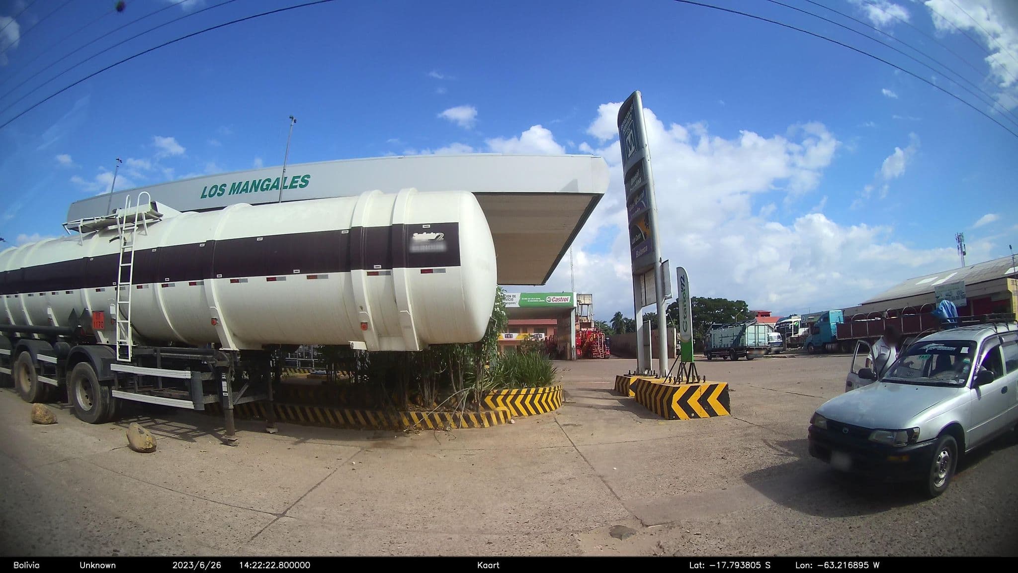 Street view near Garaje mangales, Santa Cruz de la Sierra — © kaart_2 (CC BY-SA · Mapillary)