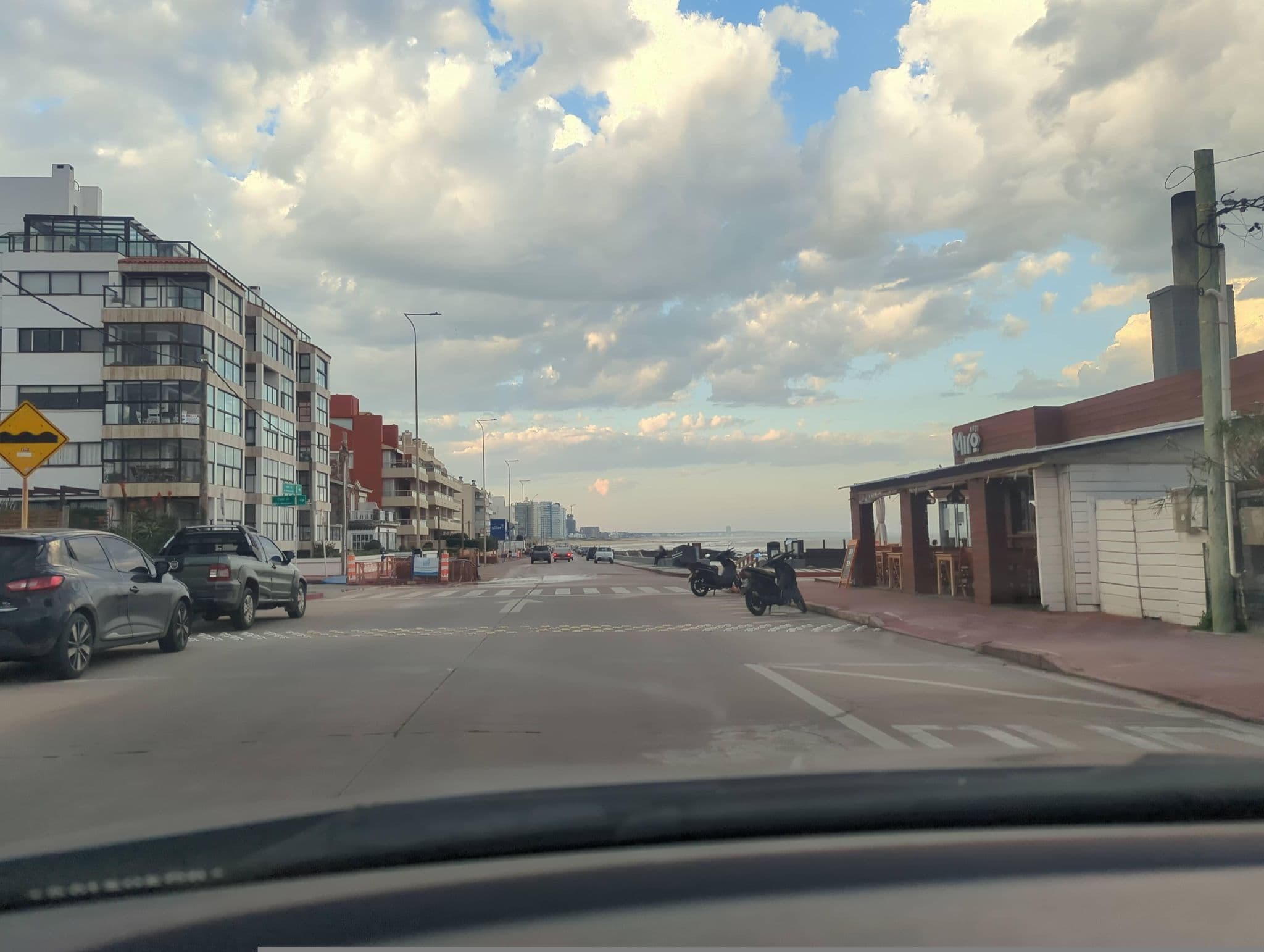 Street view near Hostel del Emir, Punta del Este — © sirgabouy (CC BY-SA · Mapillary)