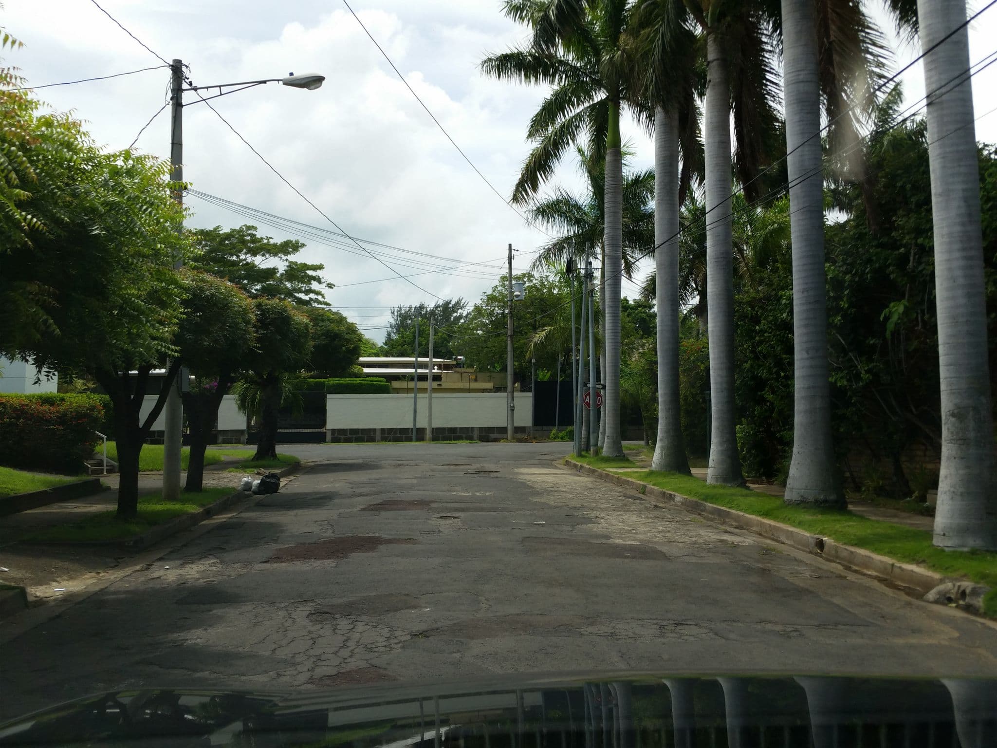 Street view near Hostal Esmeralda, Managua — © jaakkoh (CC BY-SA · Mapillary)