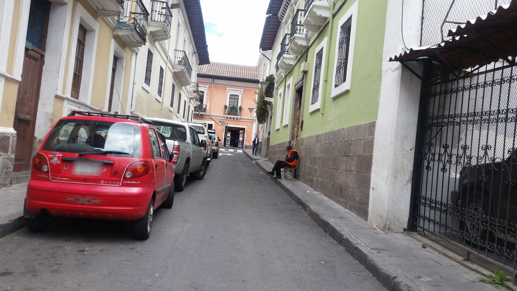 Street view near Hotel & RoofCrown King Experience by David, Quito — © ejegg (CC BY-SA · Mapillary)