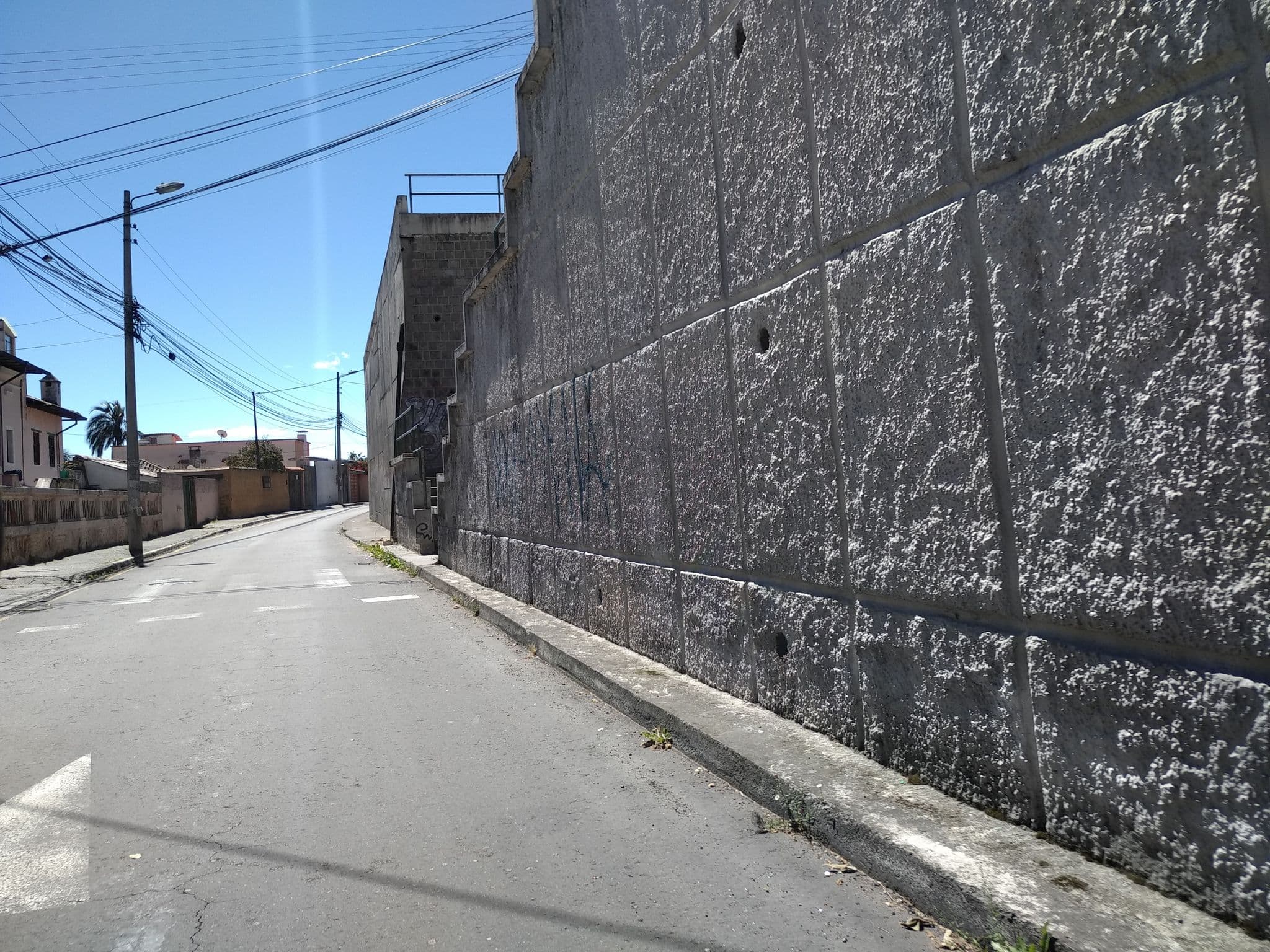 Street view near Hostal La Terraza, Quito — © nomadmapper (CC BY-SA · Mapillary)