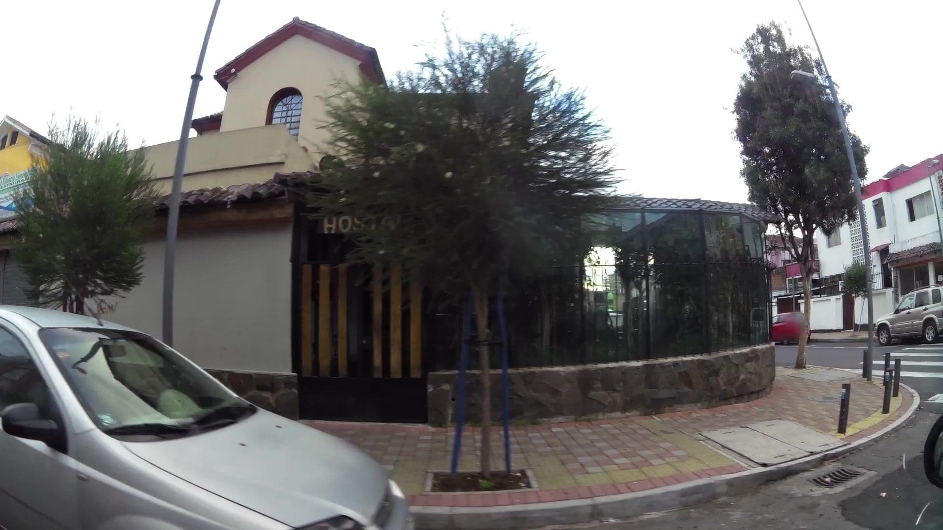 Street view near Hostal Bolivar Inn, Quito — © kaartcam (CC BY-SA · Mapillary)