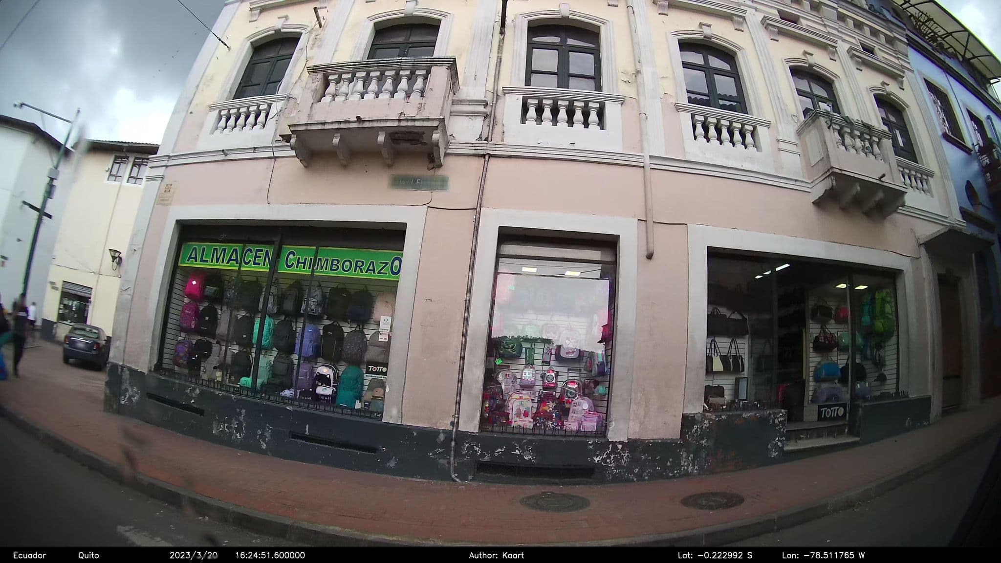 Street view near Rincón Familiar Hostel Boutique, Quito — © kaart_2 (CC BY-SA · Mapillary)