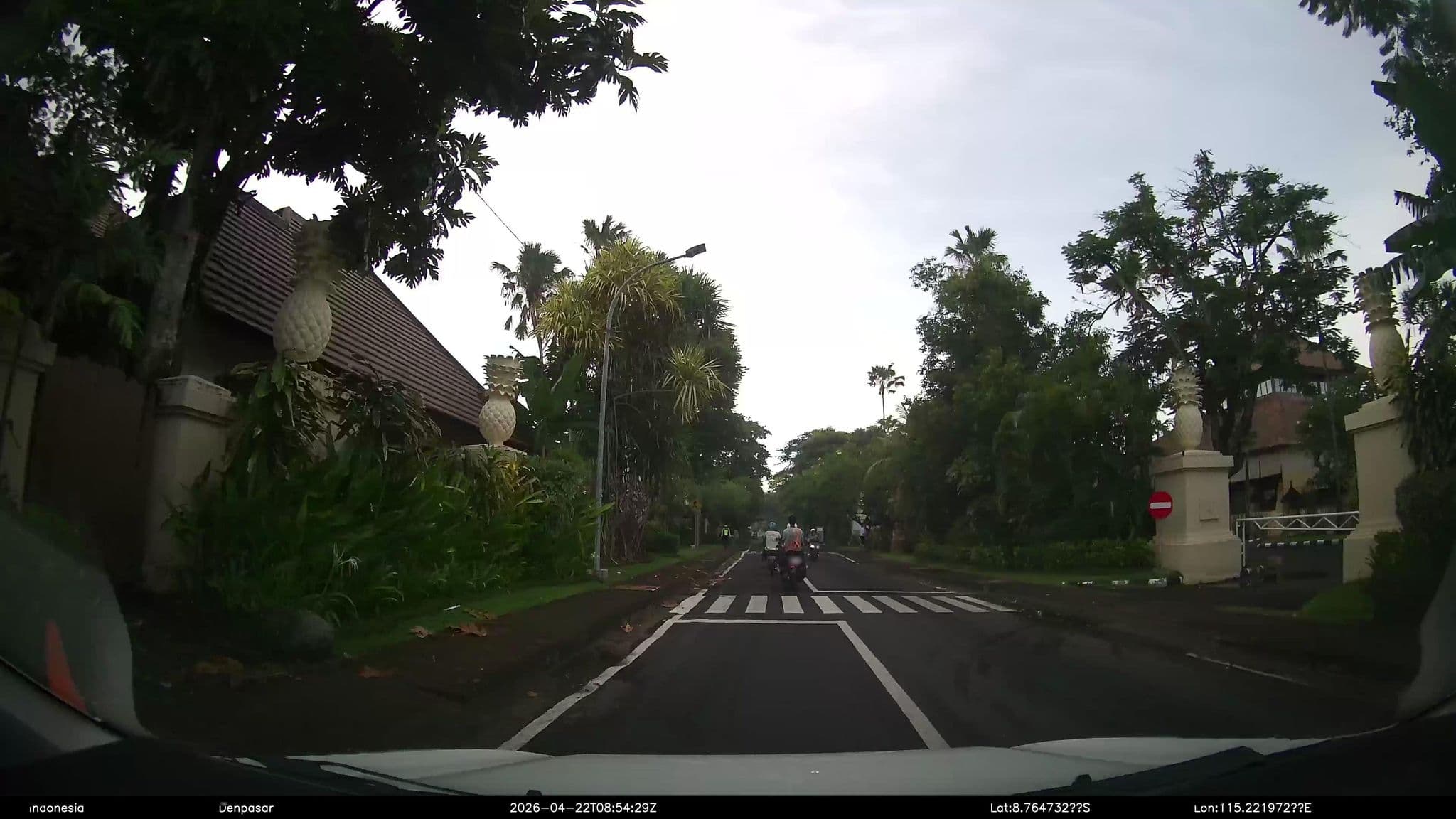 Street view near Hotel Novotel Bali Benoa, Benoa — © Kaart---360 (CC BY-SA · Mapillary)