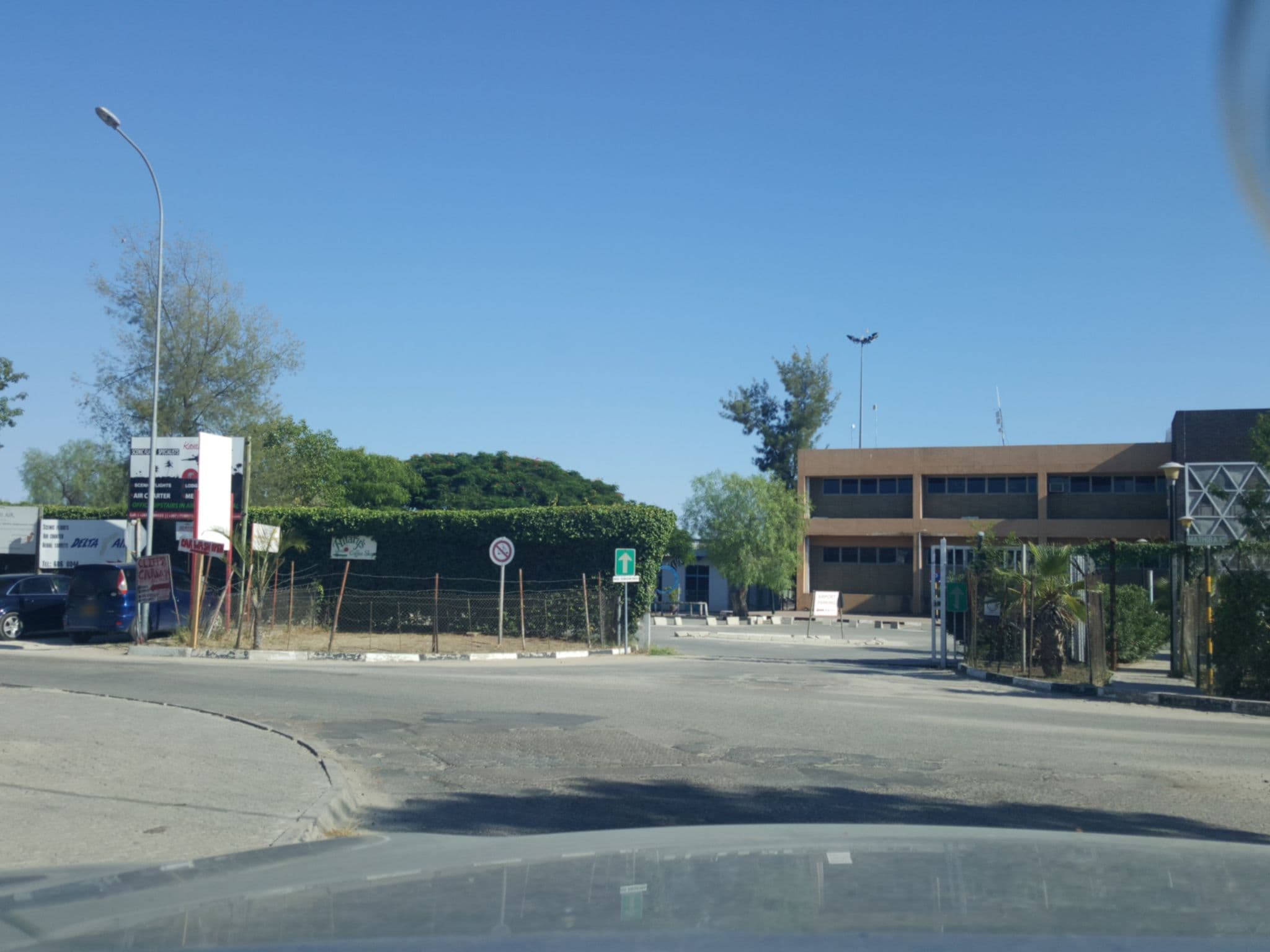 Street view near Belmond Safaris, Maun — © elphix (CC BY-SA · Mapillary)