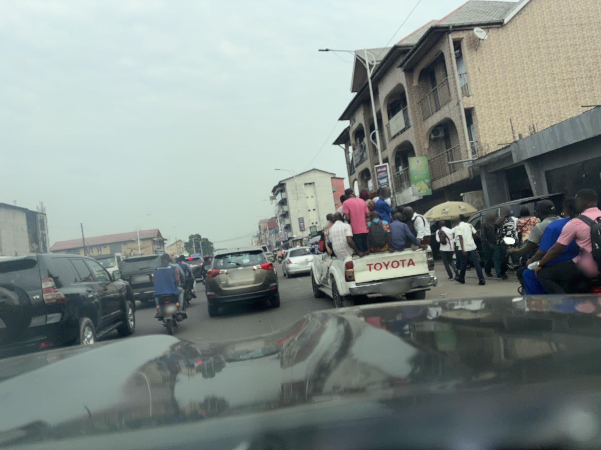 Street view near Hotel Amani Inn, Kinshasa — © orlanto (CC BY-SA · Mapillary)