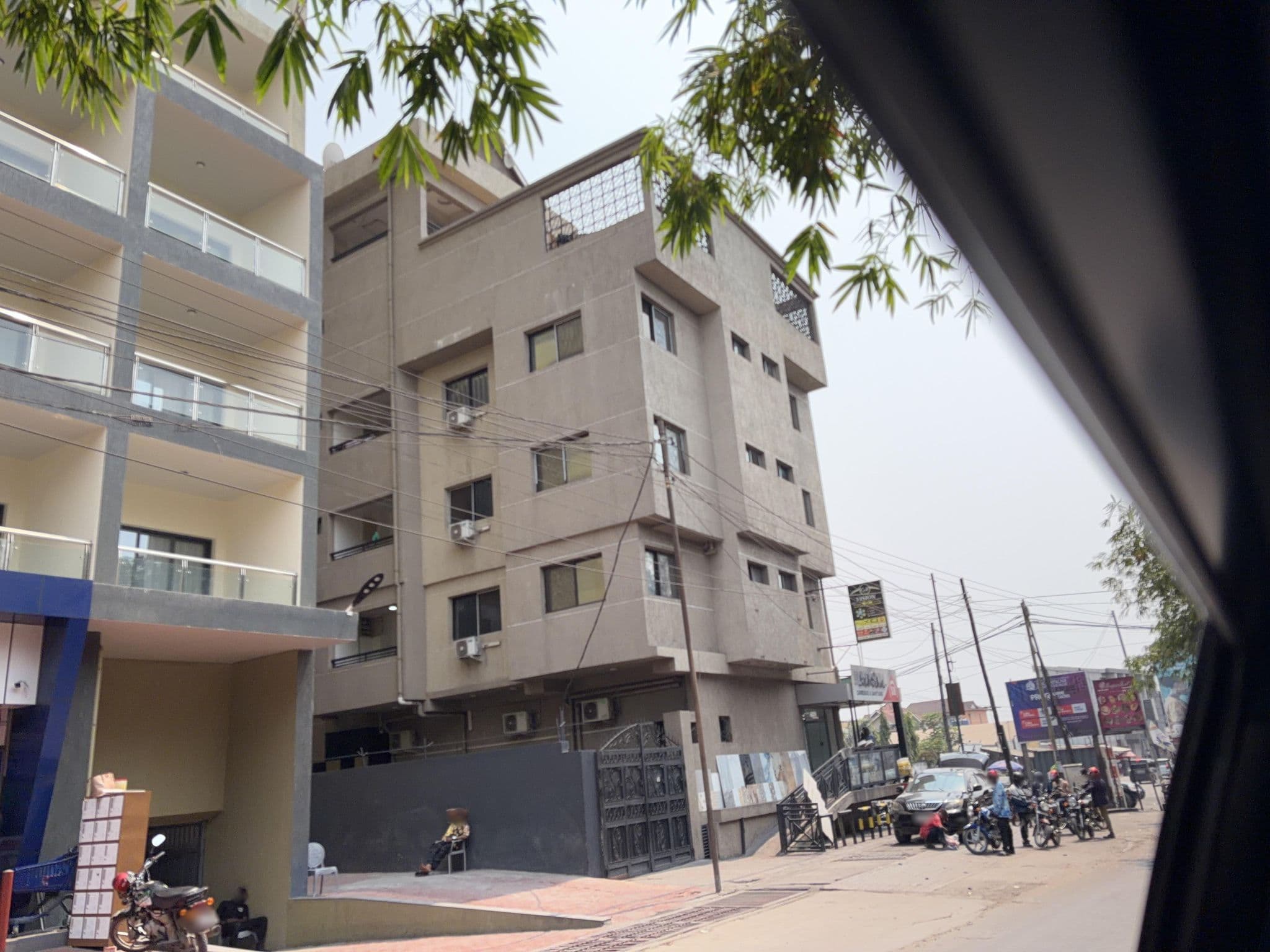 Street view near Hotel Panorama, Kinshasa — © orlanto (CC BY-SA · Mapillary)