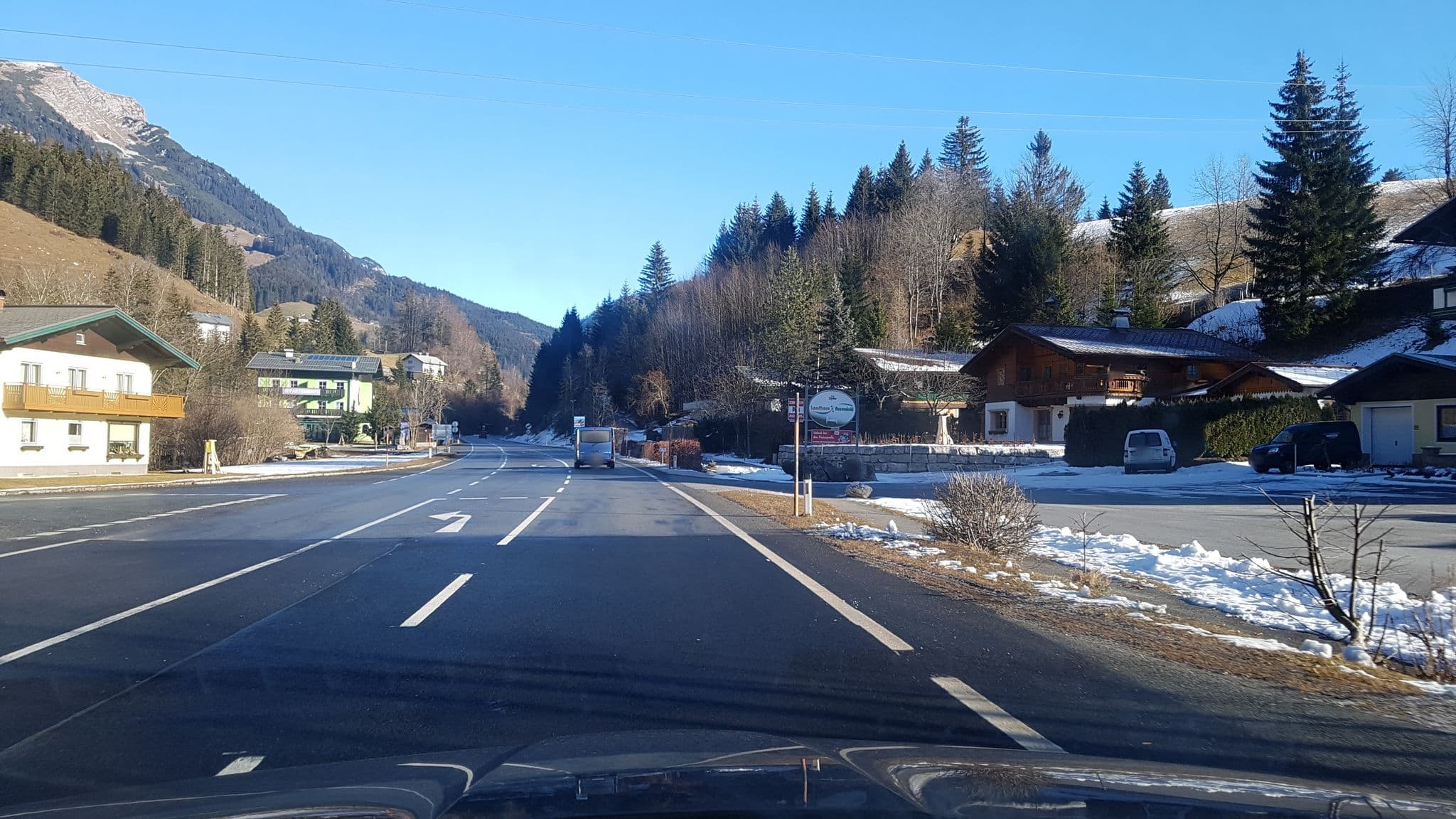 Street view near Hotel Landhaus Auswinkl, Gosau — © schermy_at (CC BY-SA · Mapillary)