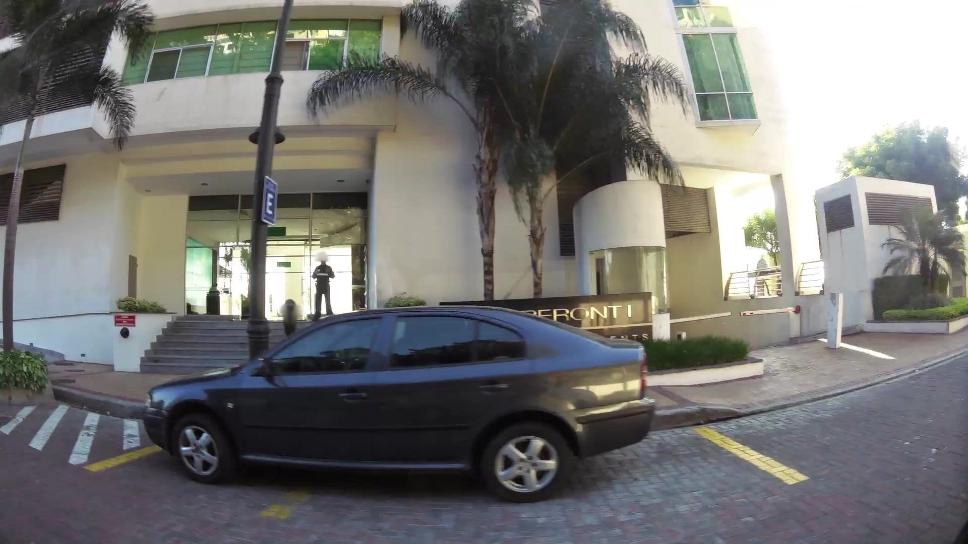Street view near Luxury Suites River Front, Guayaquil — © kaartcam (CC BY-SA · Mapillary)