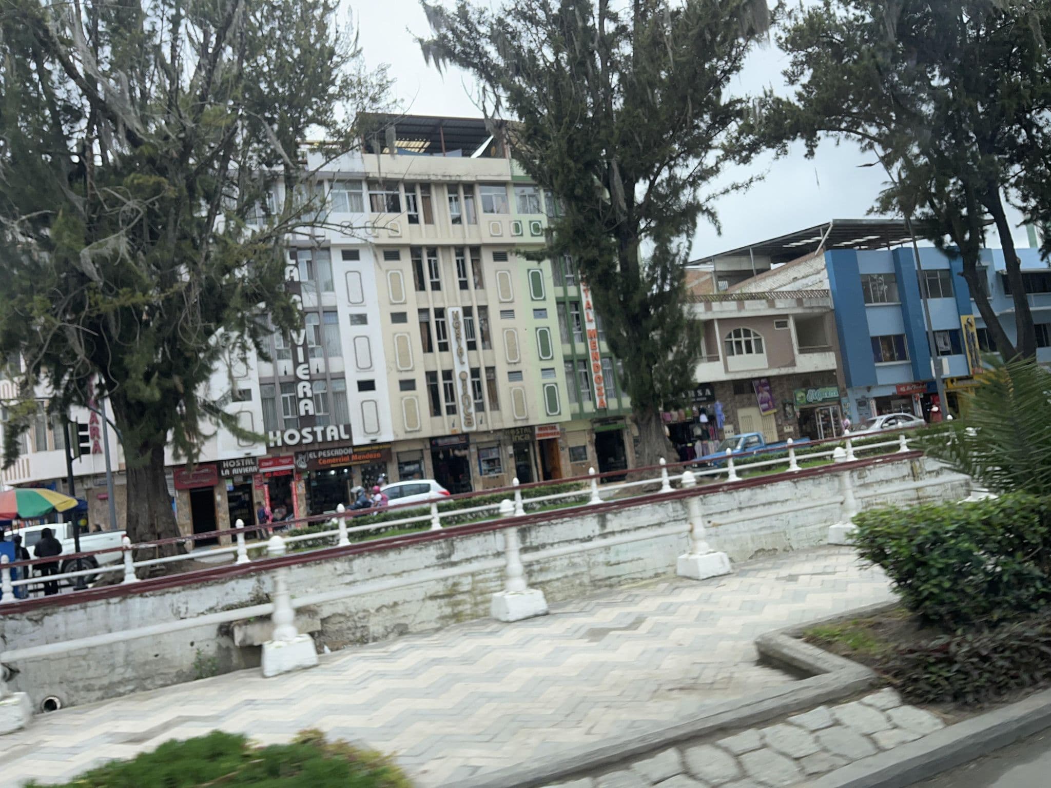 Street view near Hostal "LA RIVIERA", Loja — © DanielaLeyton17 (CC BY-SA · Mapillary)