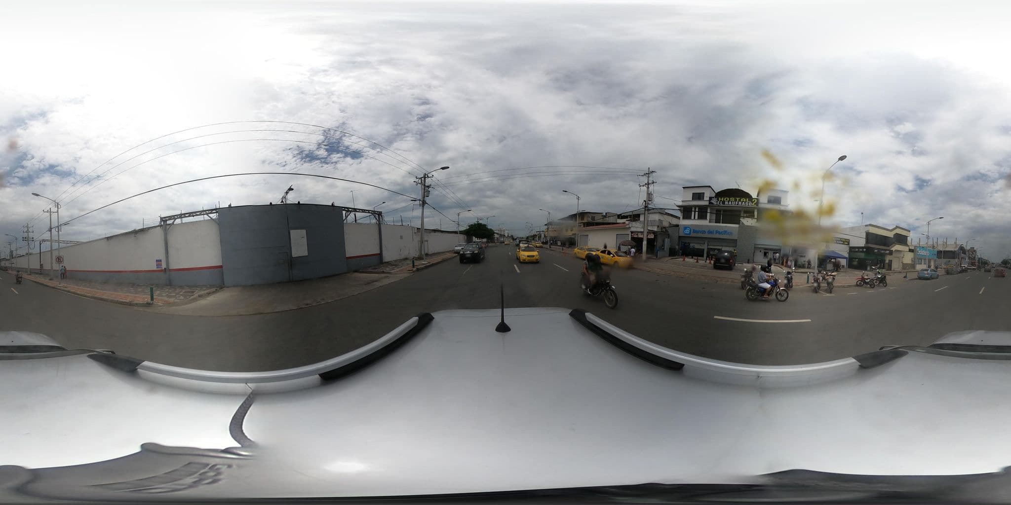 Street view near Hostal El Naufrago 2, Manta — © kaart_2 (CC BY-SA · Mapillary)