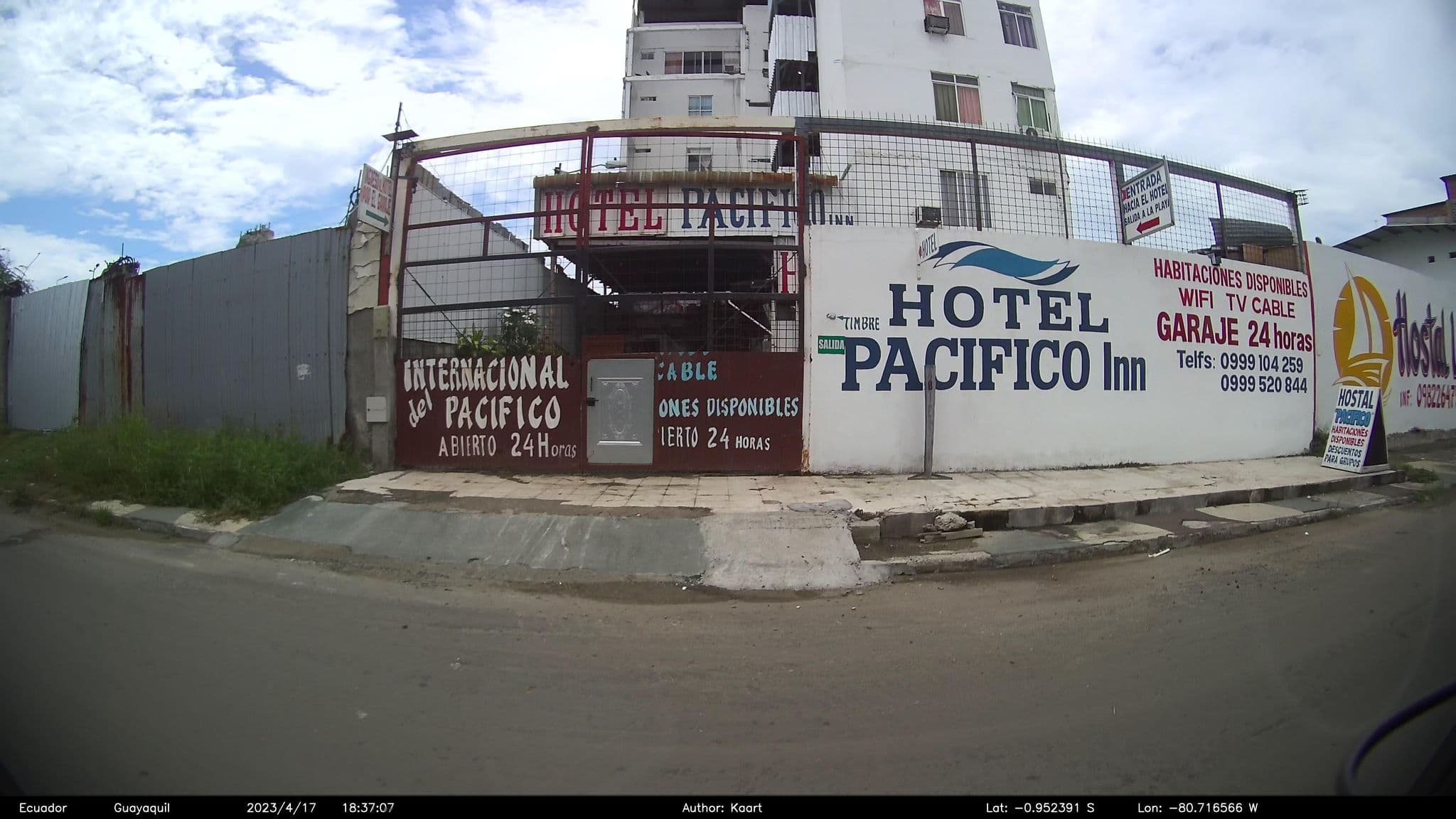 Street view near Hotel Pacífico Tarqui, Manta — © kaart_2 (CC BY-SA · Mapillary)
