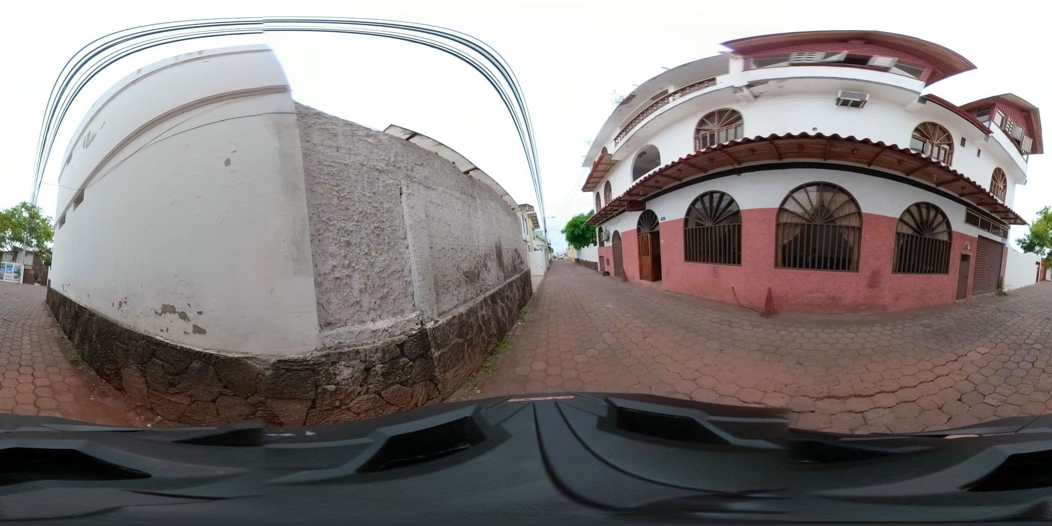 Street view near El Barranco Galapagos, Puerto Ayora — © sdanielzer (CC BY-SA · Mapillary)